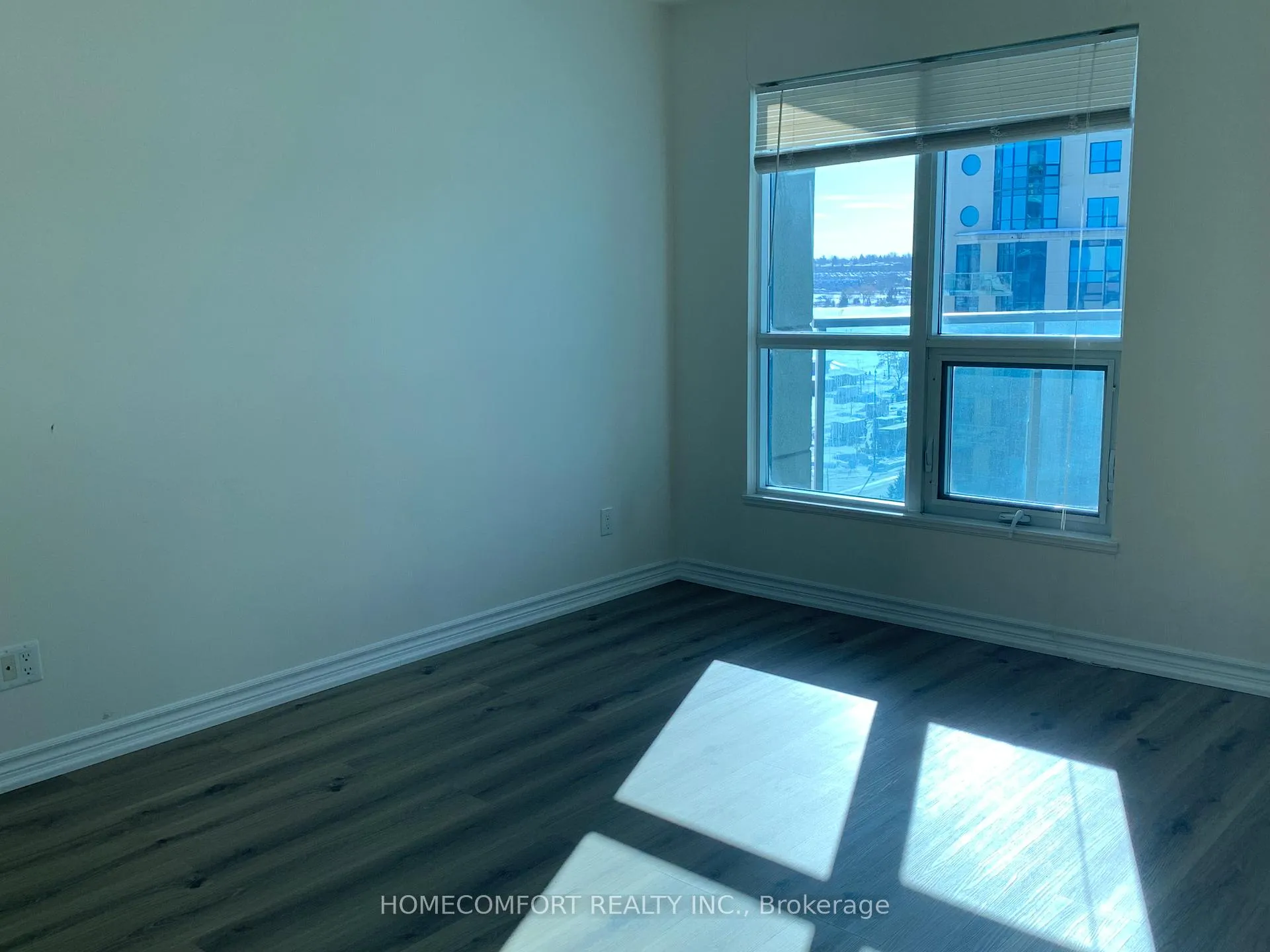 Photo 10 of Unit 909, 33 Ellen Street, Barrie, City Centre — HOMEH