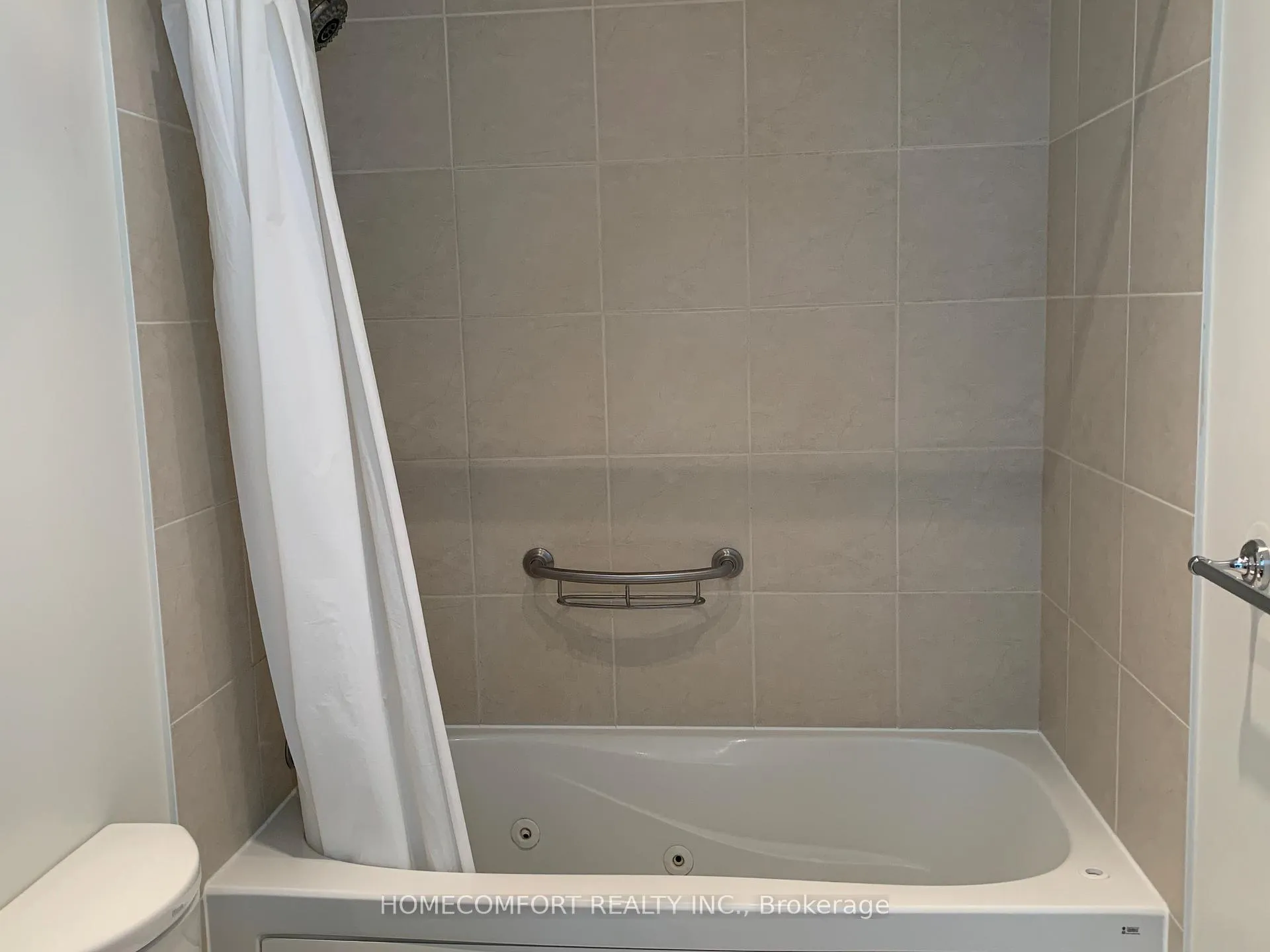 Photo 11 of Unit 909, 33 Ellen Street, Barrie, City Centre — HOMEH