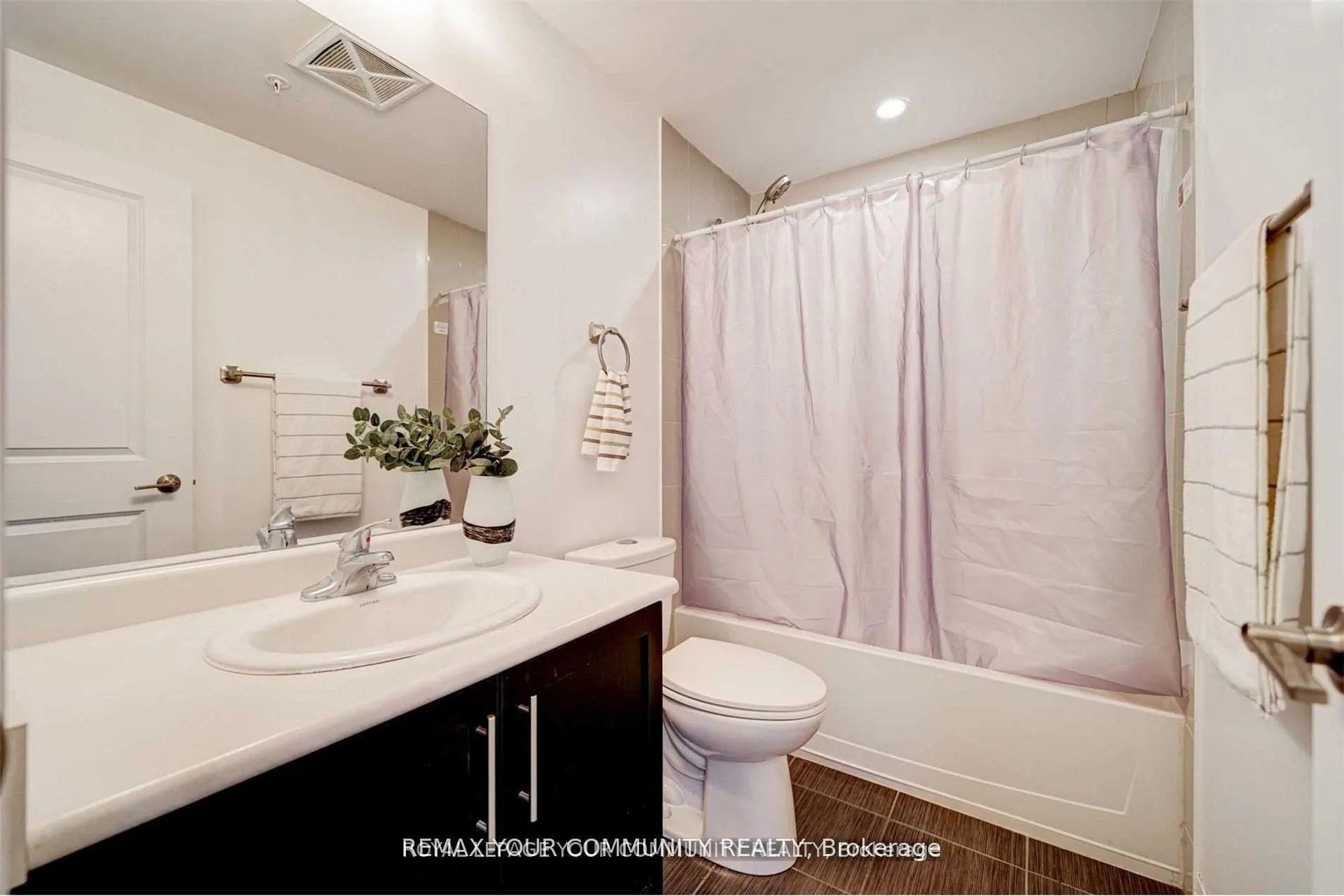 Photo 19 of Unit 304, 295 Cundles Road, Barrie, Little Lake — HOMEH