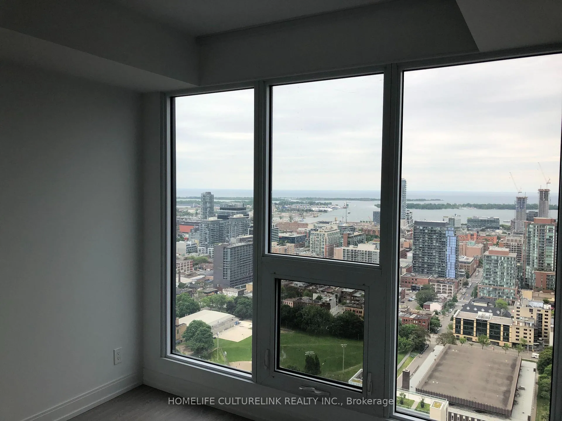 Photo 5 of Unit 4108, 181 Dundas Street E, Toronto, Church-Yonge Corridor — HOMEH