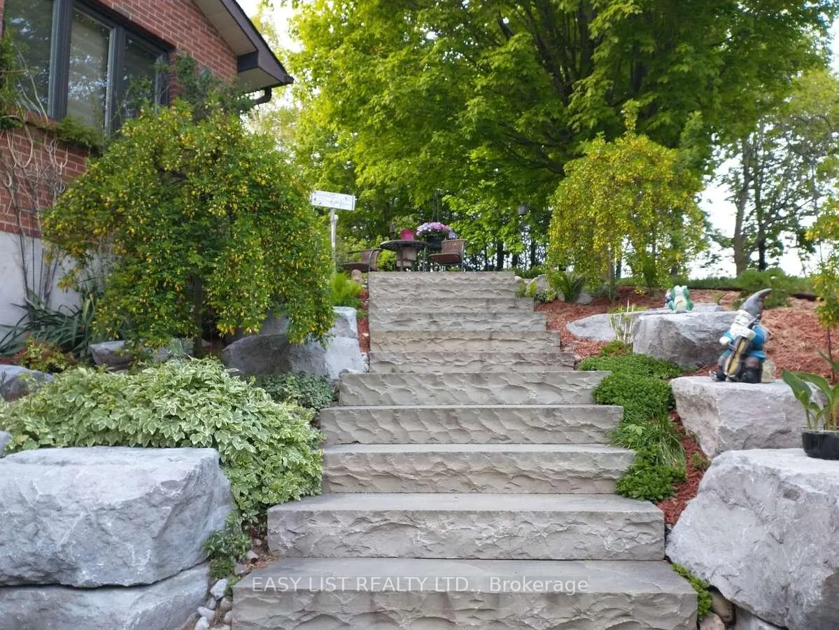 Photo 35 of 5 Worden View, Halton Hills, Rural Halton Hills — HOMEH