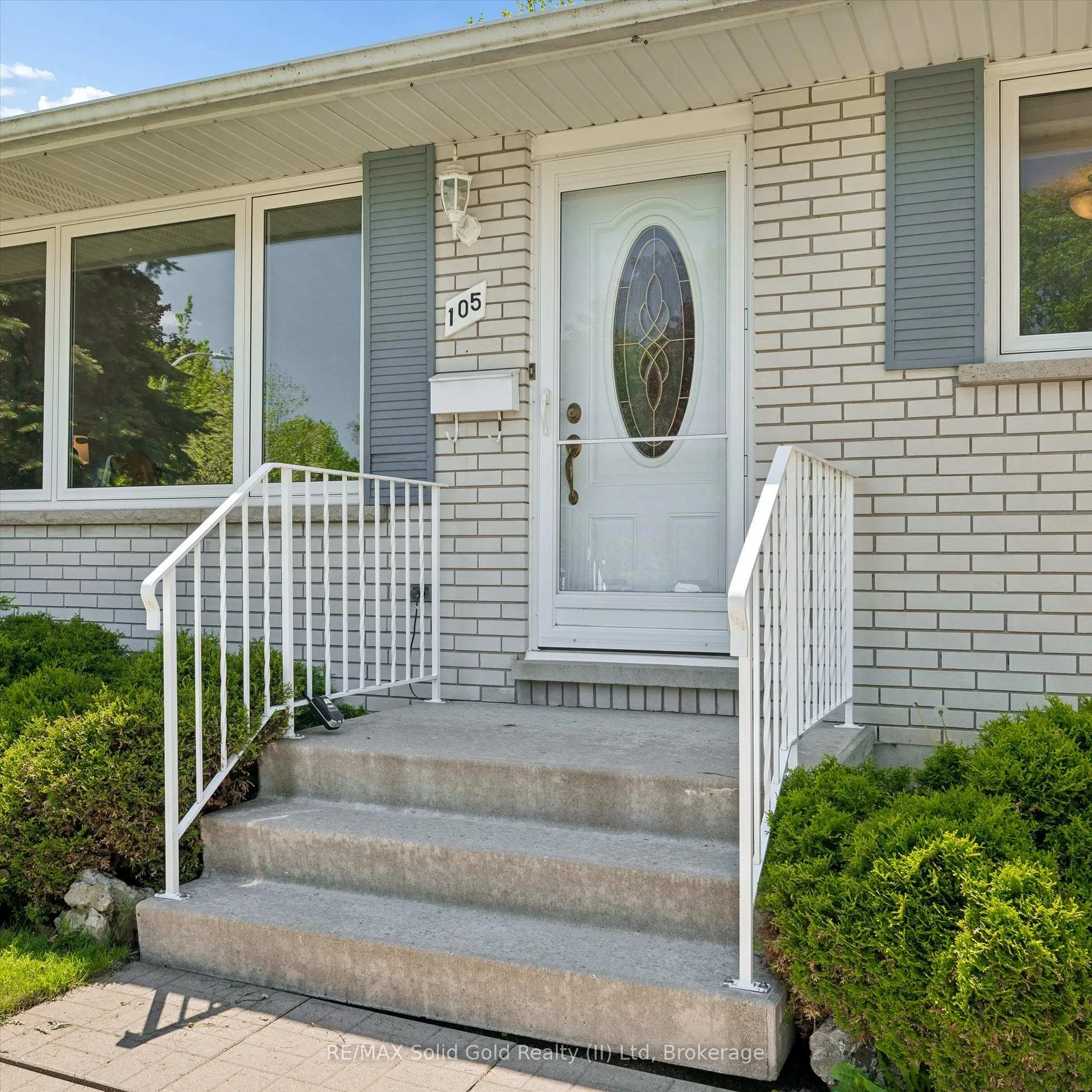 Photo 3 of 105 Silverspring Crescent, Kitchener — HOMEH