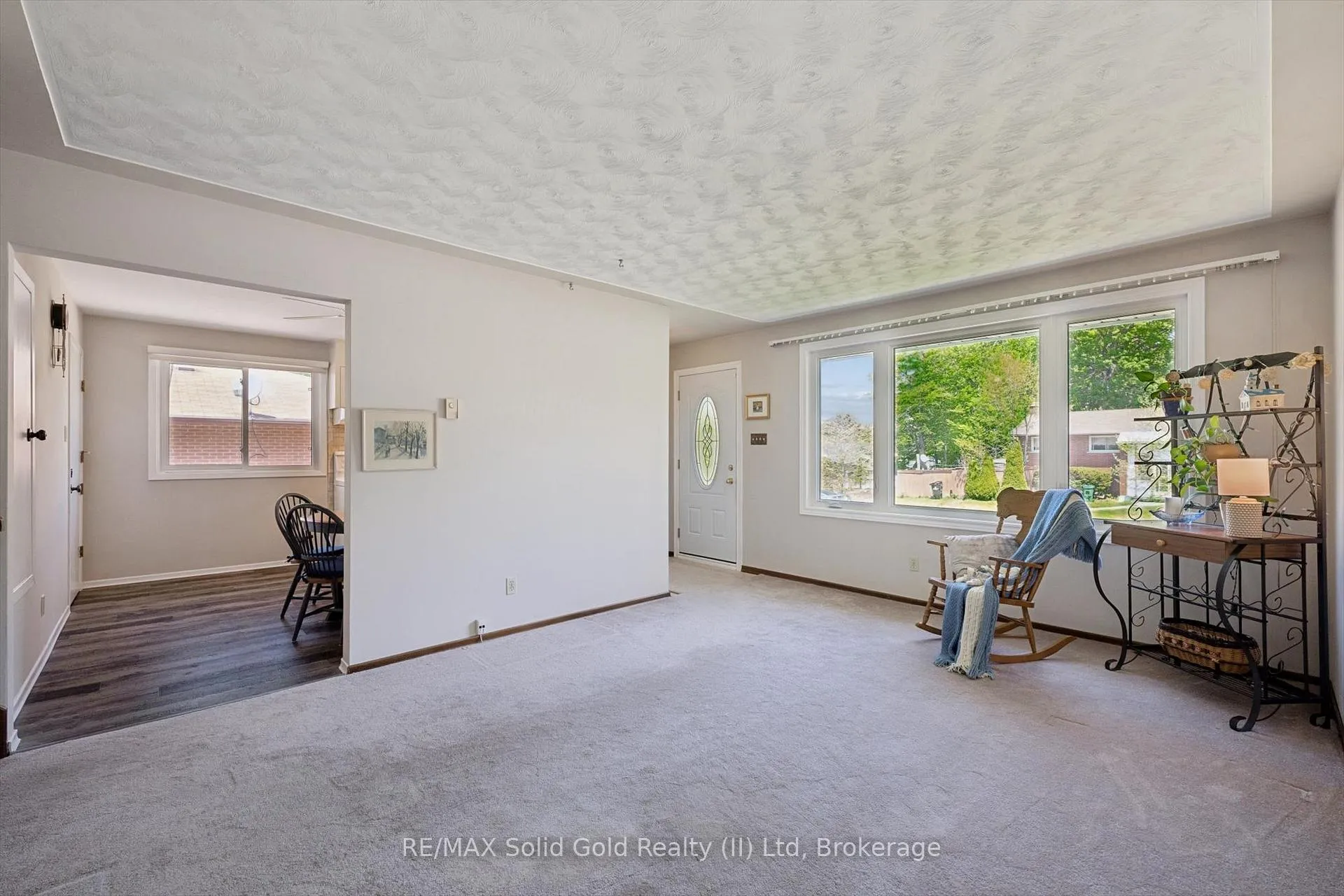 Photo 5 of 105 Silverspring Crescent, Kitchener — HOMEH