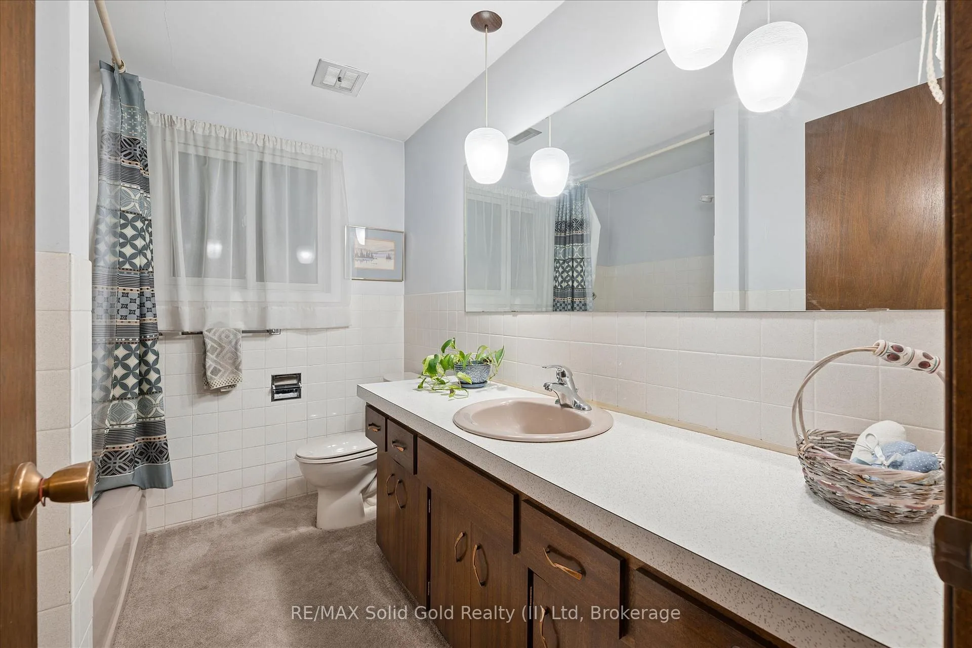 Photo 16 of 105 Silverspring Crescent, Kitchener — HOMEH