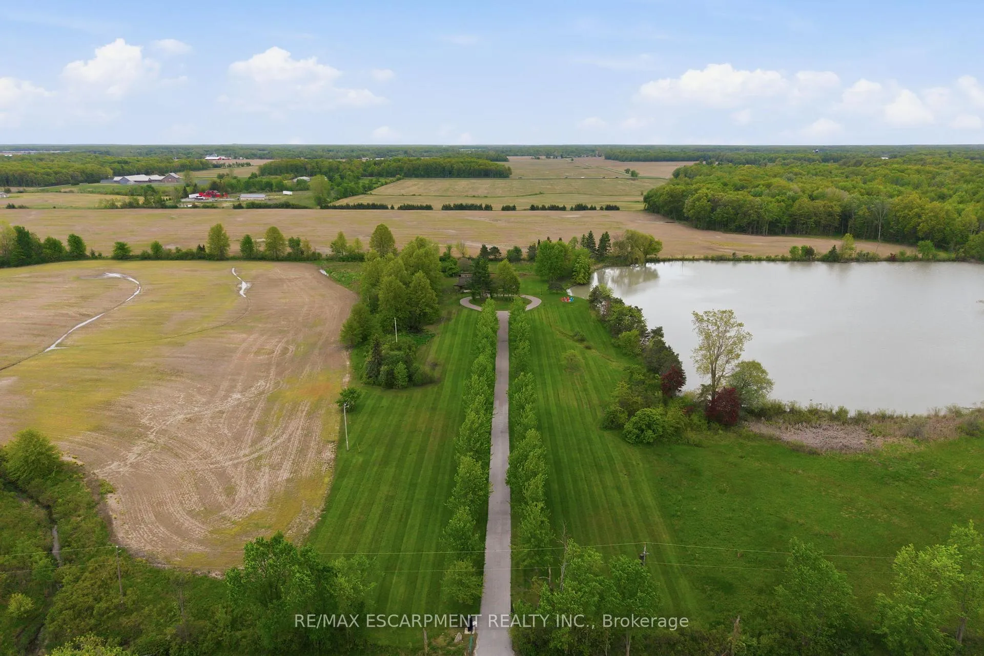 Photo 3 of 678 Chantler Road, Pelham, Fenwick — HOMEH