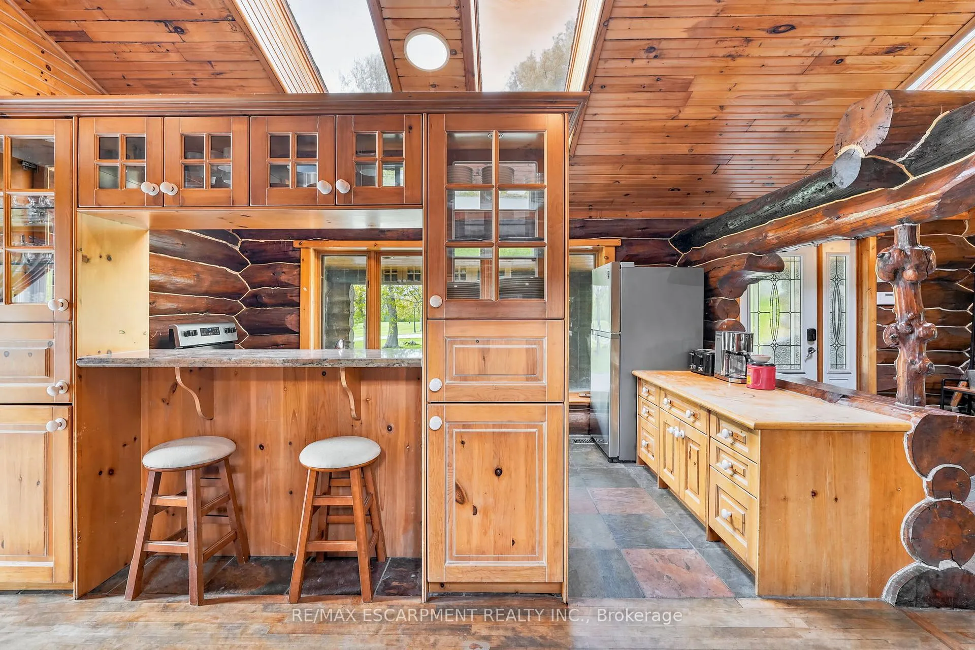 Photo 10 of 678 Chantler Road, Pelham, Fenwick — HOMEH