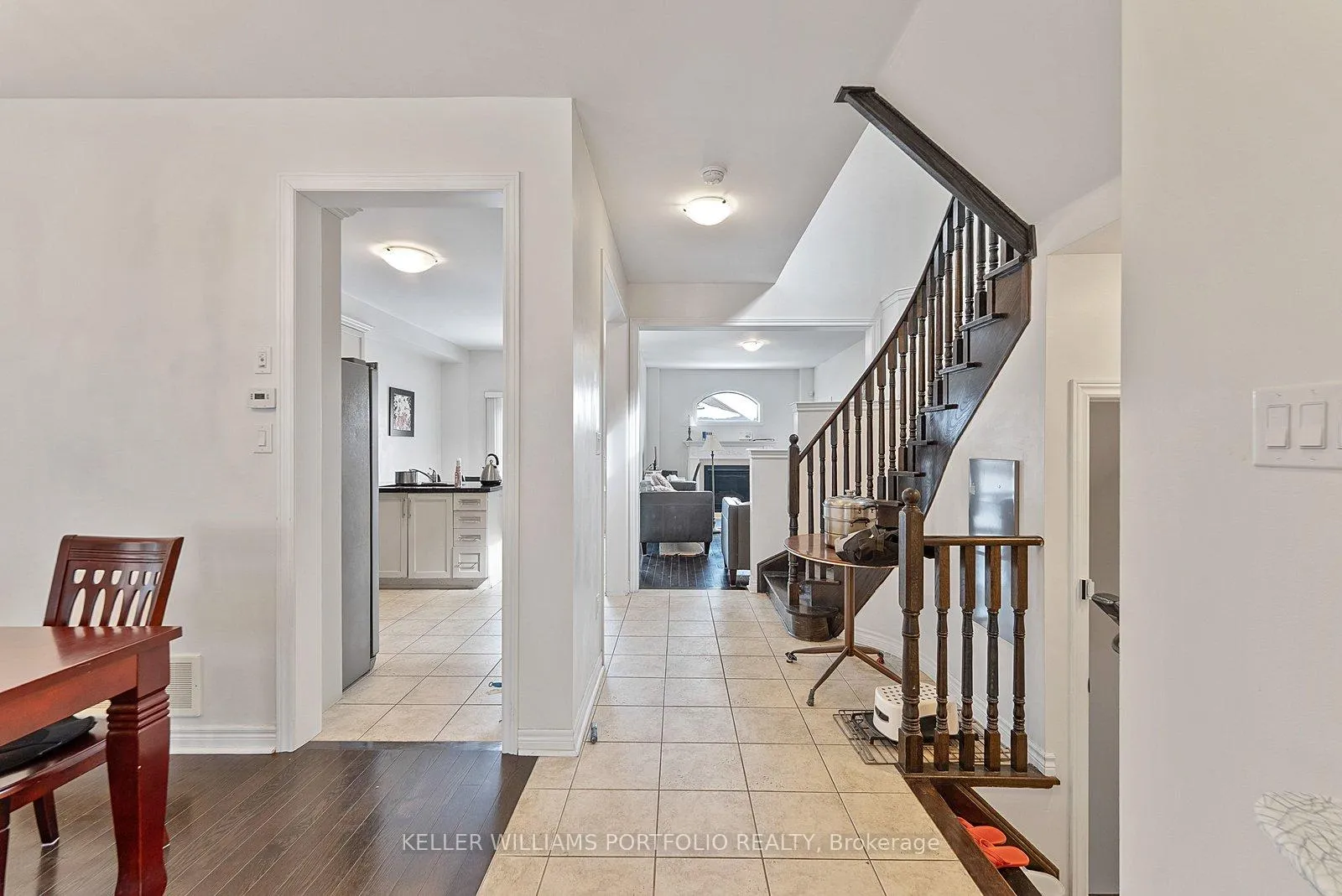 Photo 8 of 301 Oberfrick Avenue, Vaughan, Patterson — HOMEH