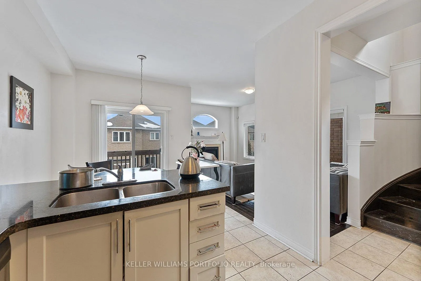 Photo 12 of 301 Oberfrick Avenue, Vaughan, Patterson — HOMEH