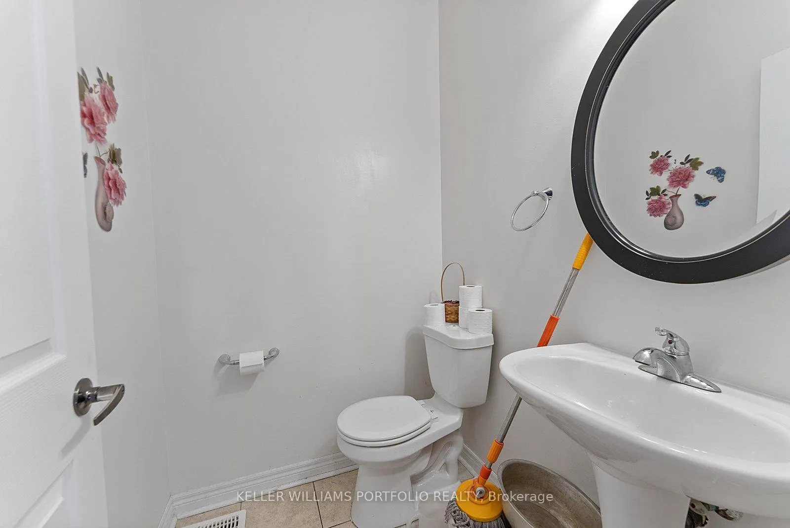 Photo 21 of 301 Oberfrick Avenue, Vaughan, Patterson — HOMEH