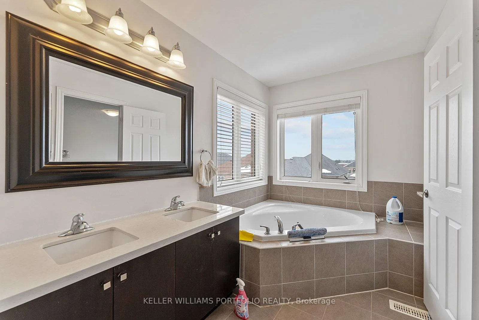 Photo 29 of 301 Oberfrick Avenue, Vaughan, Patterson — HOMEH