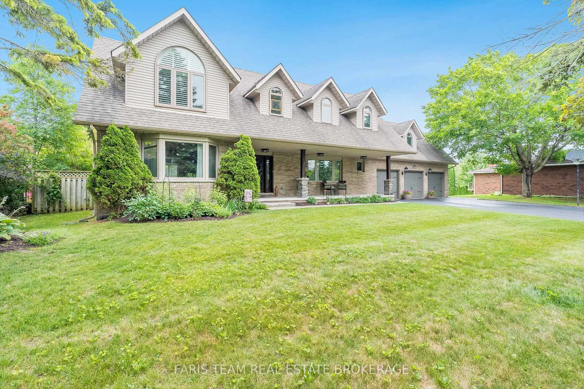 Photo 3 of 32 Cairns Boulevard, Springwater, Midhurst — HOMEH