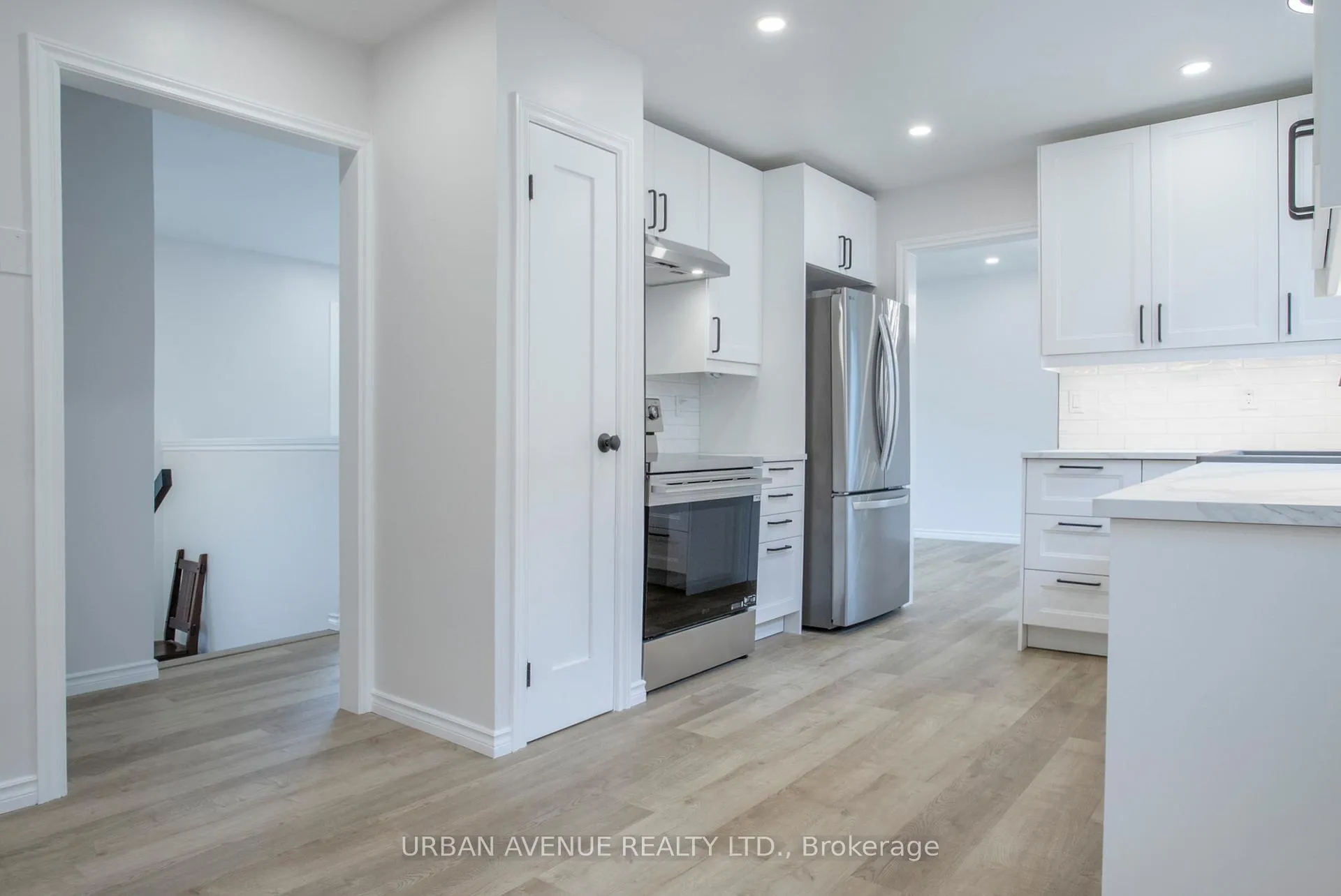 Photo 16 of 329 Cooper Court, Oshawa, McLaughlin — HOMEH