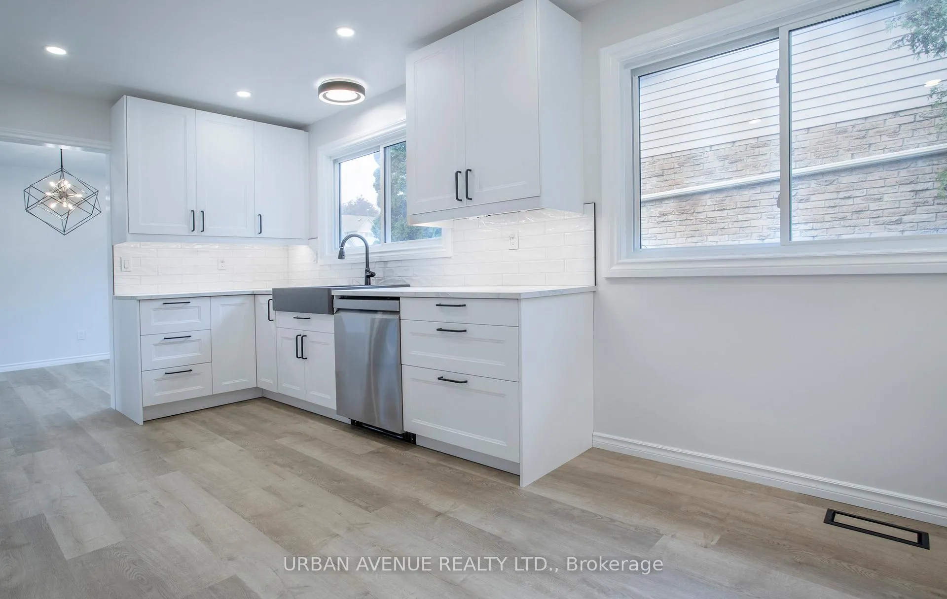 Photo 17 of 329 Cooper Court, Oshawa, McLaughlin — HOMEH
