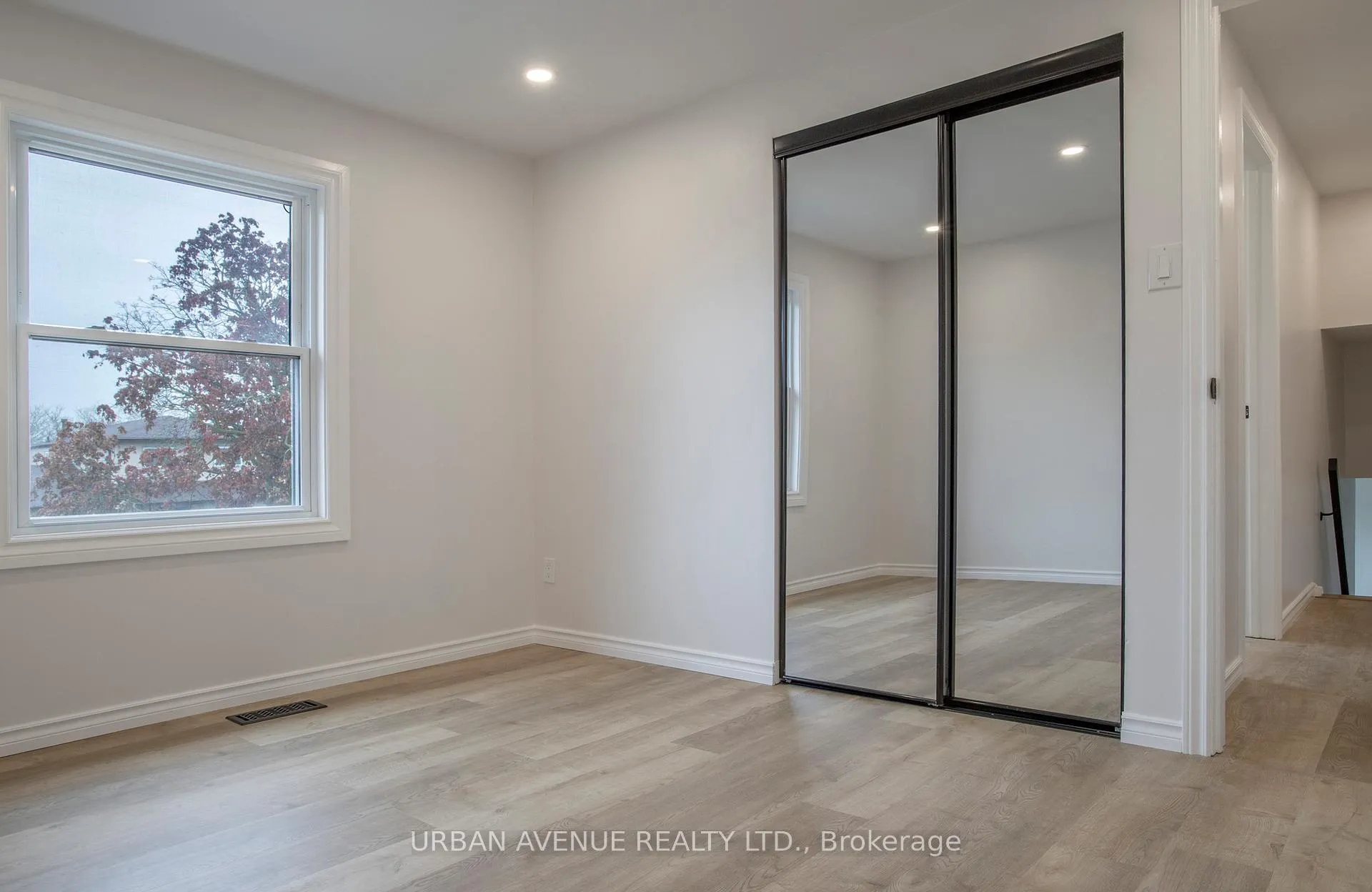 Photo 32 of 329 Cooper Court, Oshawa, McLaughlin — HOMEH