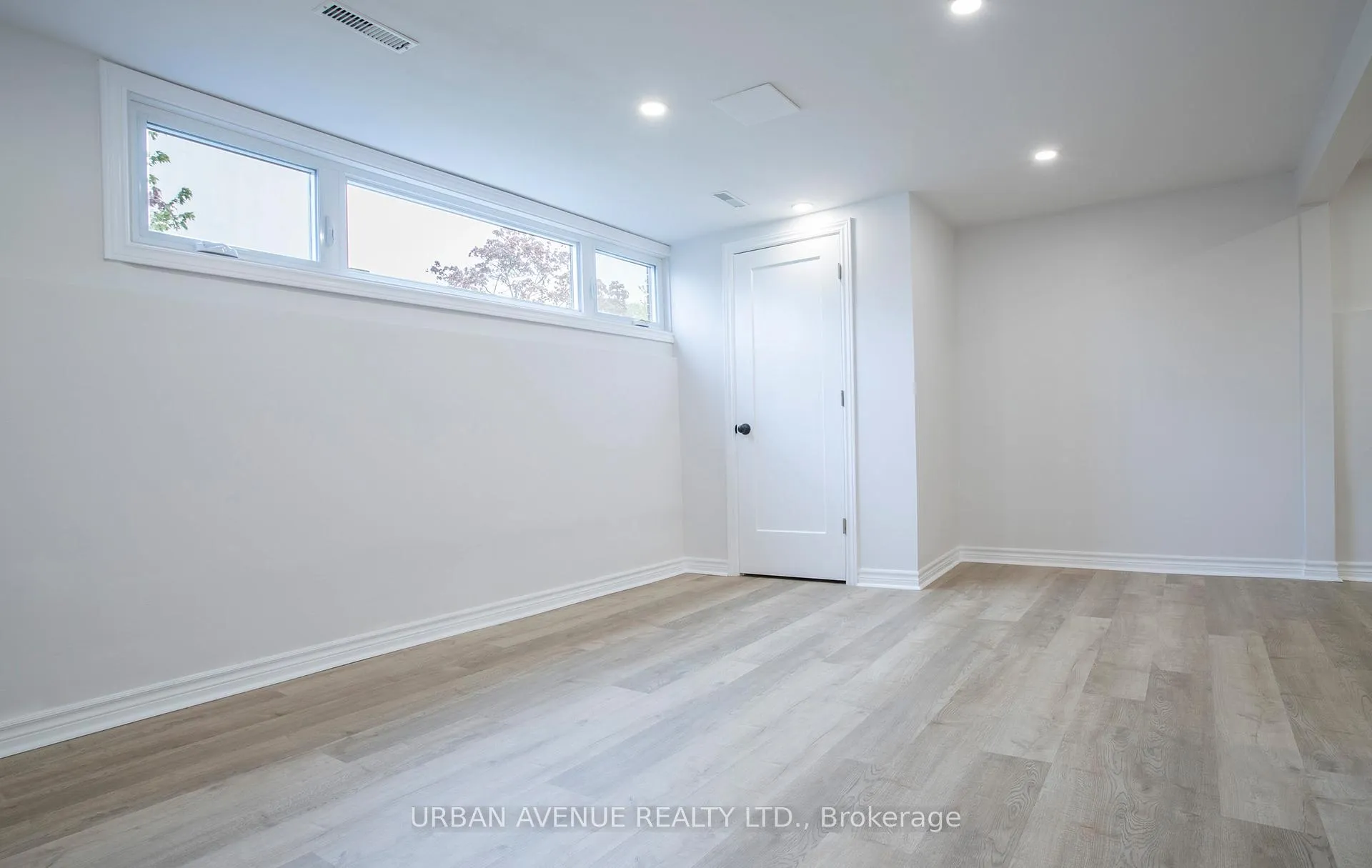 Photo 40 of 329 Cooper Court, Oshawa, McLaughlin — HOMEH
