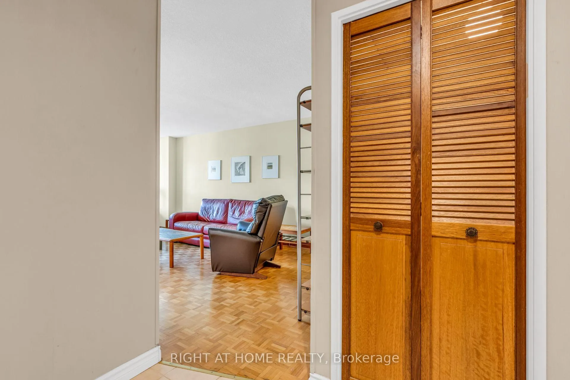 Photo 7 of Unit 304, 45 Southport Street, Toronto, High Park-Swansea — HOMEH