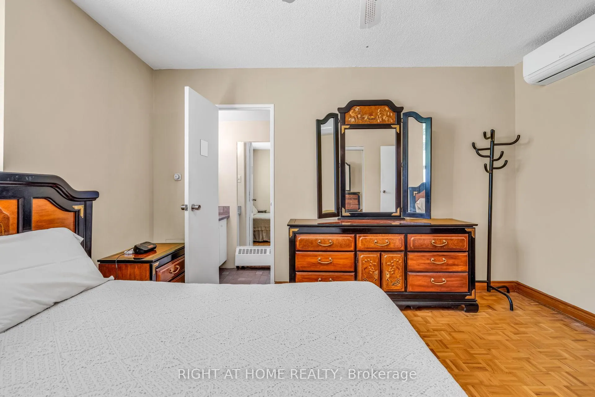 Photo 18 of Unit 304, 45 Southport Street, Toronto, High Park-Swansea — HOMEH