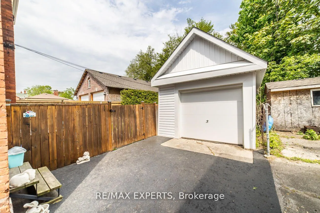 Photo 21 of Unit 1, 98 Elgin Street E, Oshawa, O'Neill — HOMEH