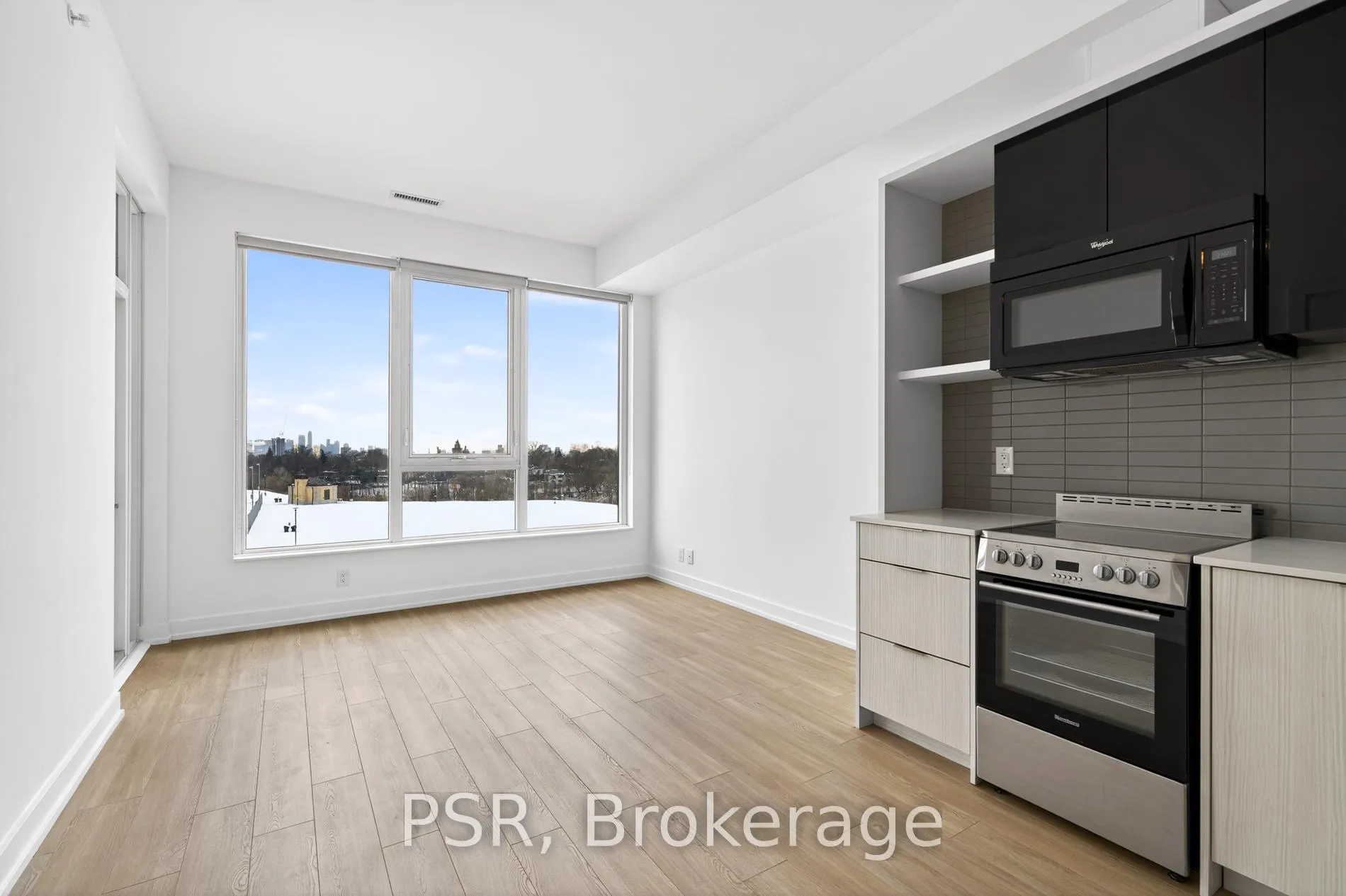 Photo 8 of Unit 509, 6 Parkwood Avenue, Toronto, Casa Loma — HOMEH