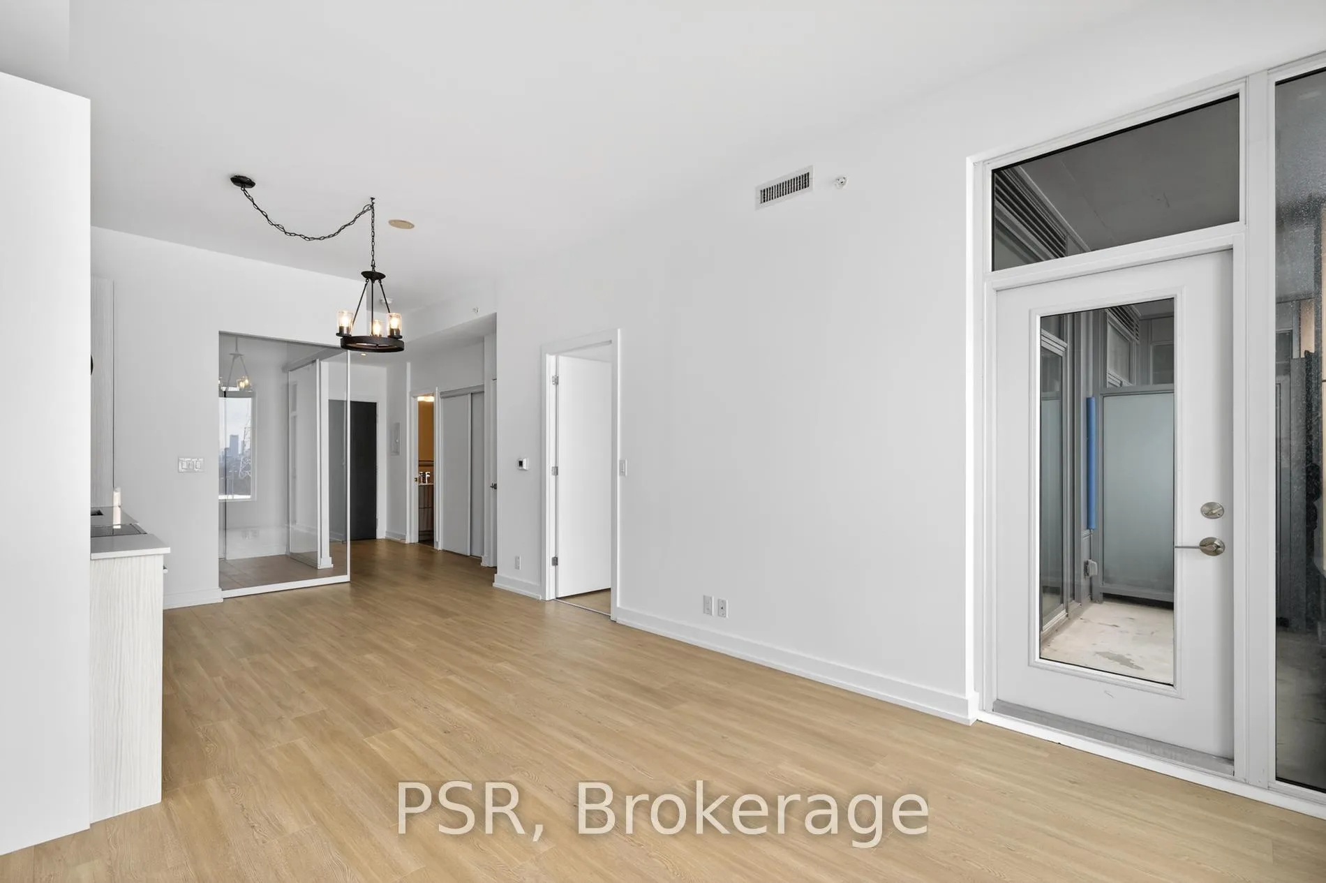 Photo 11 of Unit 509, 6 Parkwood Avenue, Toronto, Casa Loma — HOMEH