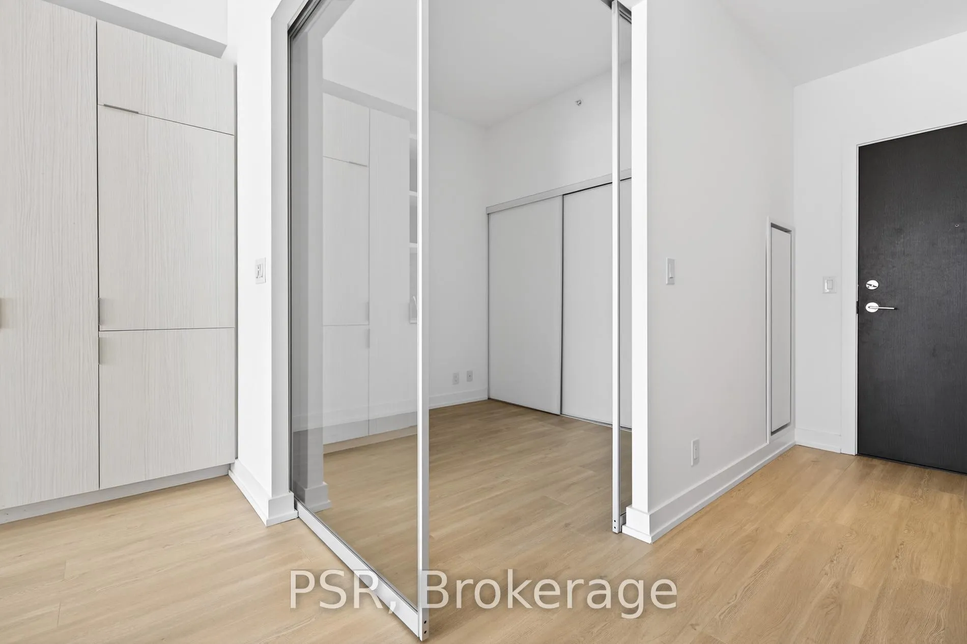 Photo 17 of Unit 509, 6 Parkwood Avenue, Toronto, Casa Loma — HOMEH