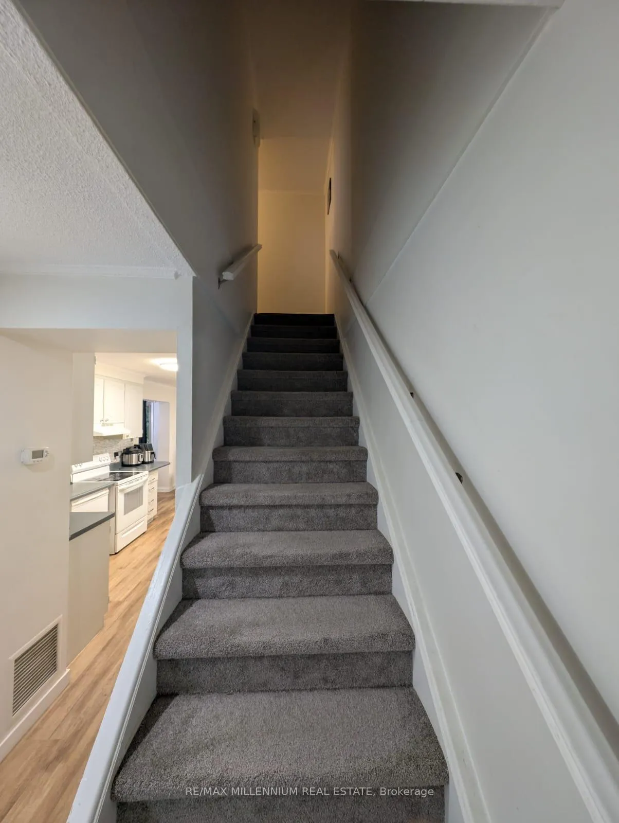 Photo 4 of Unit 9, 30 Green Valley Drive, Kitchener, Pioneer Park — HOMEH