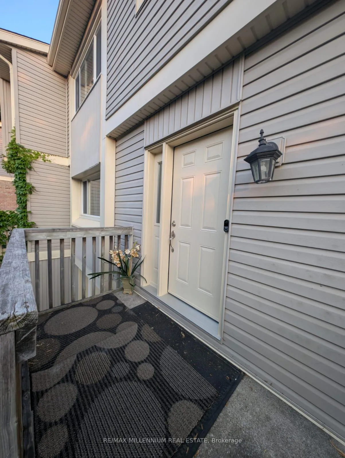 Photo 5 of Unit 9, 30 Green Valley Drive, Kitchener, Pioneer Park — HOMEH