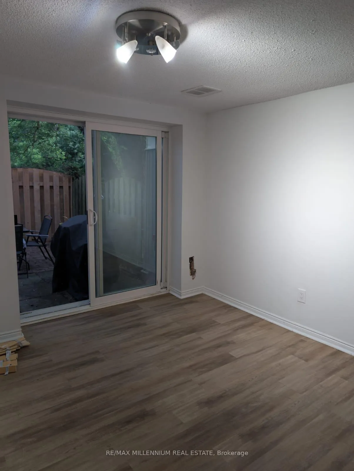 Photo 6 of Unit 9, 30 Green Valley Drive, Kitchener, Pioneer Park — HOMEH