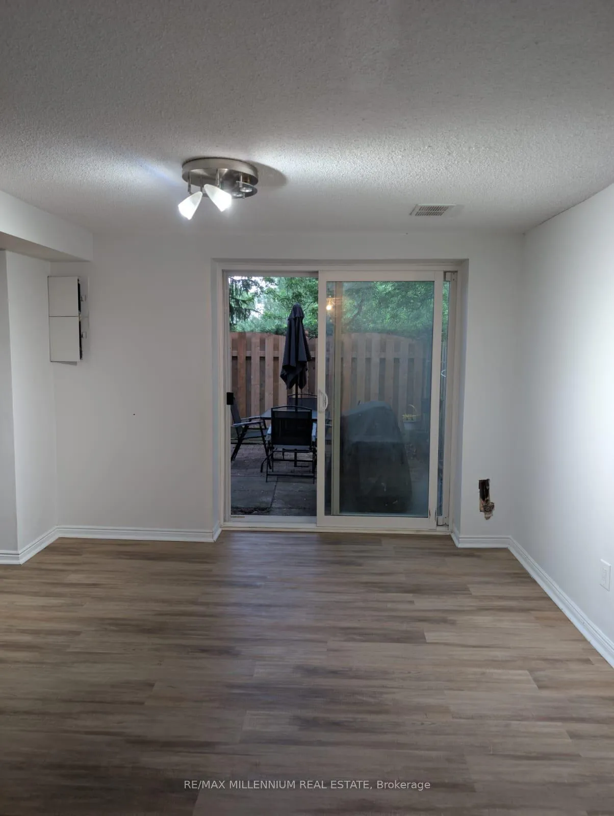 Photo 9 of Unit 9, 30 Green Valley Drive, Kitchener, Pioneer Park — HOMEH
