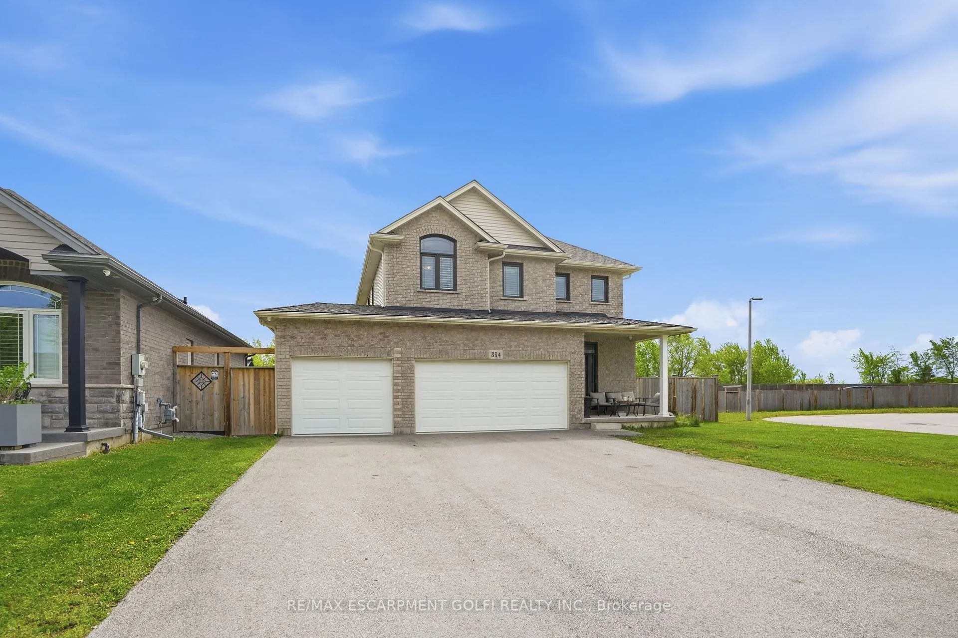 Photo 4 of 334 Viger Drive W, Welland, Lincoln/Crowland — HOMEH