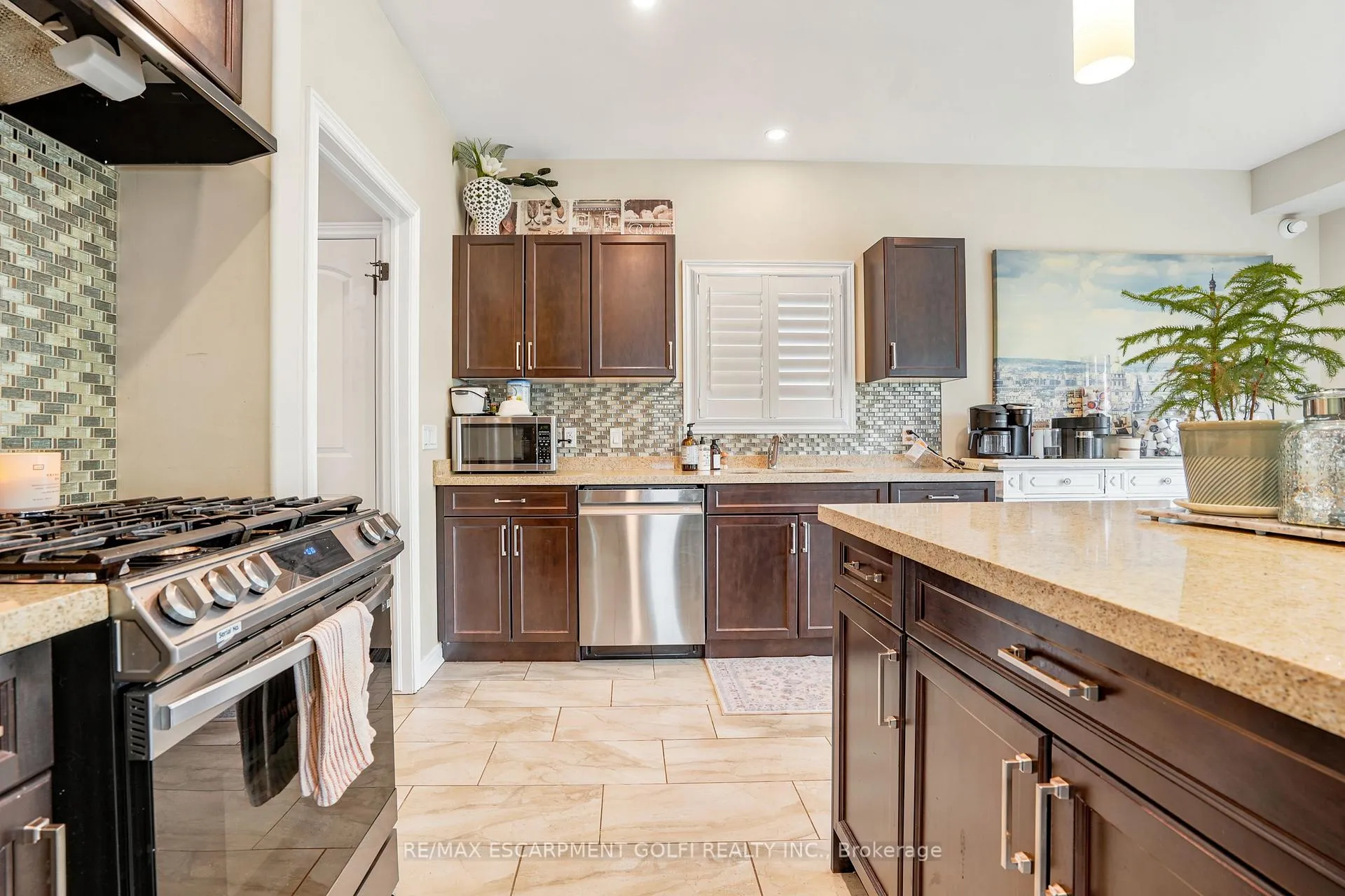 Photo 14 of 334 Viger Drive W, Welland, Lincoln/Crowland — HOMEH