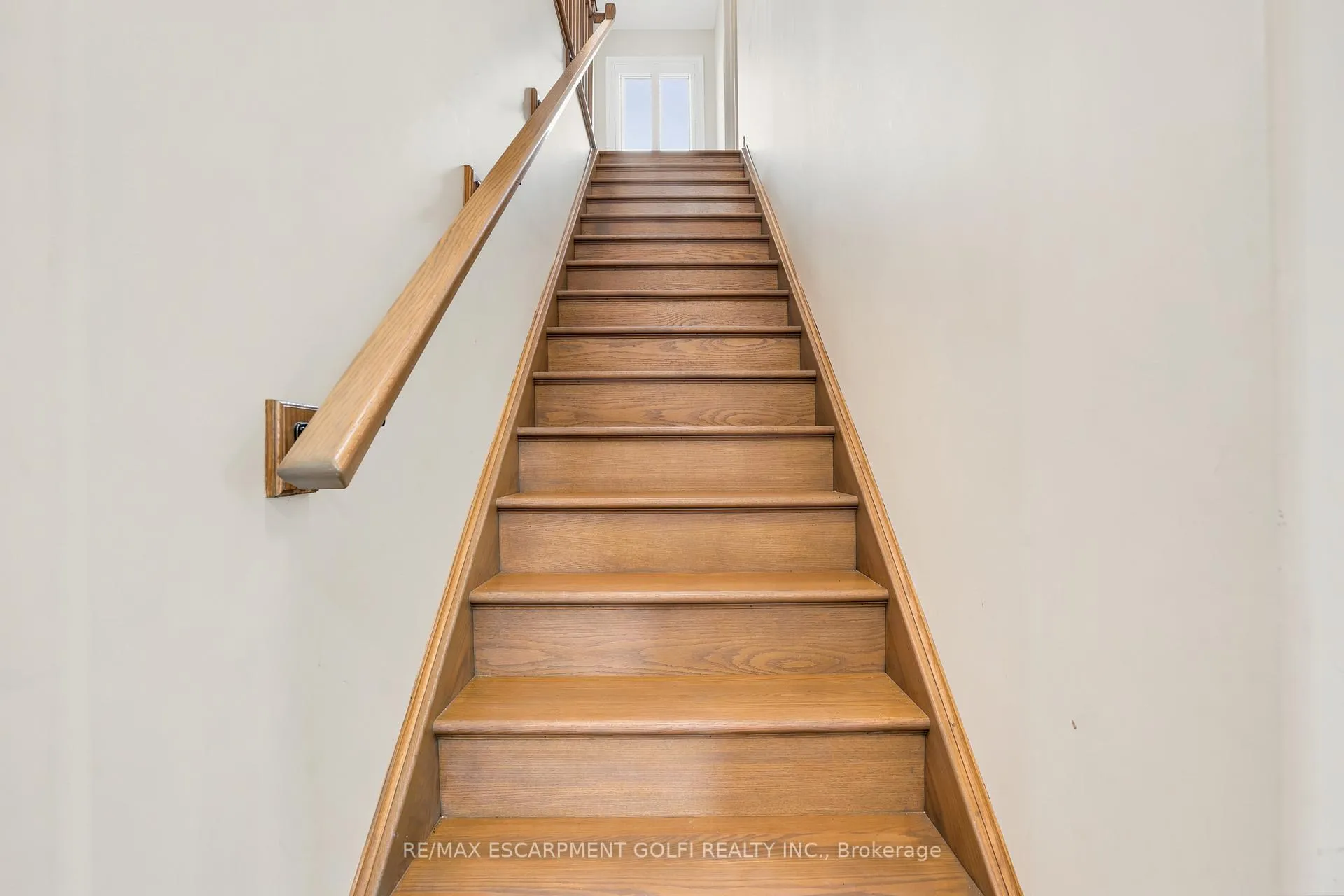 Photo 17 of 334 Viger Drive W, Welland, Lincoln/Crowland — HOMEH