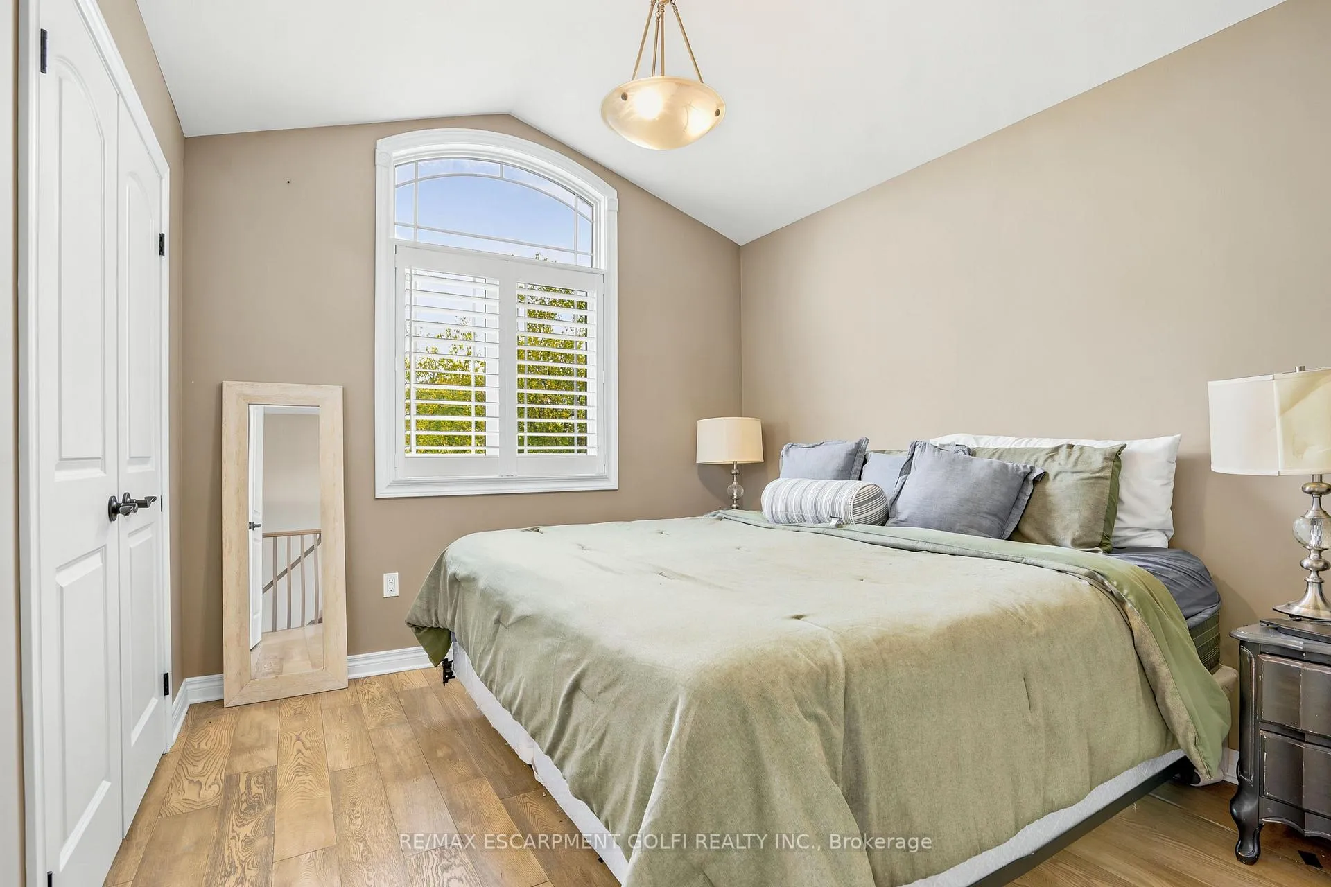 Photo 18 of 334 Viger Drive W, Welland, Lincoln/Crowland — HOMEH