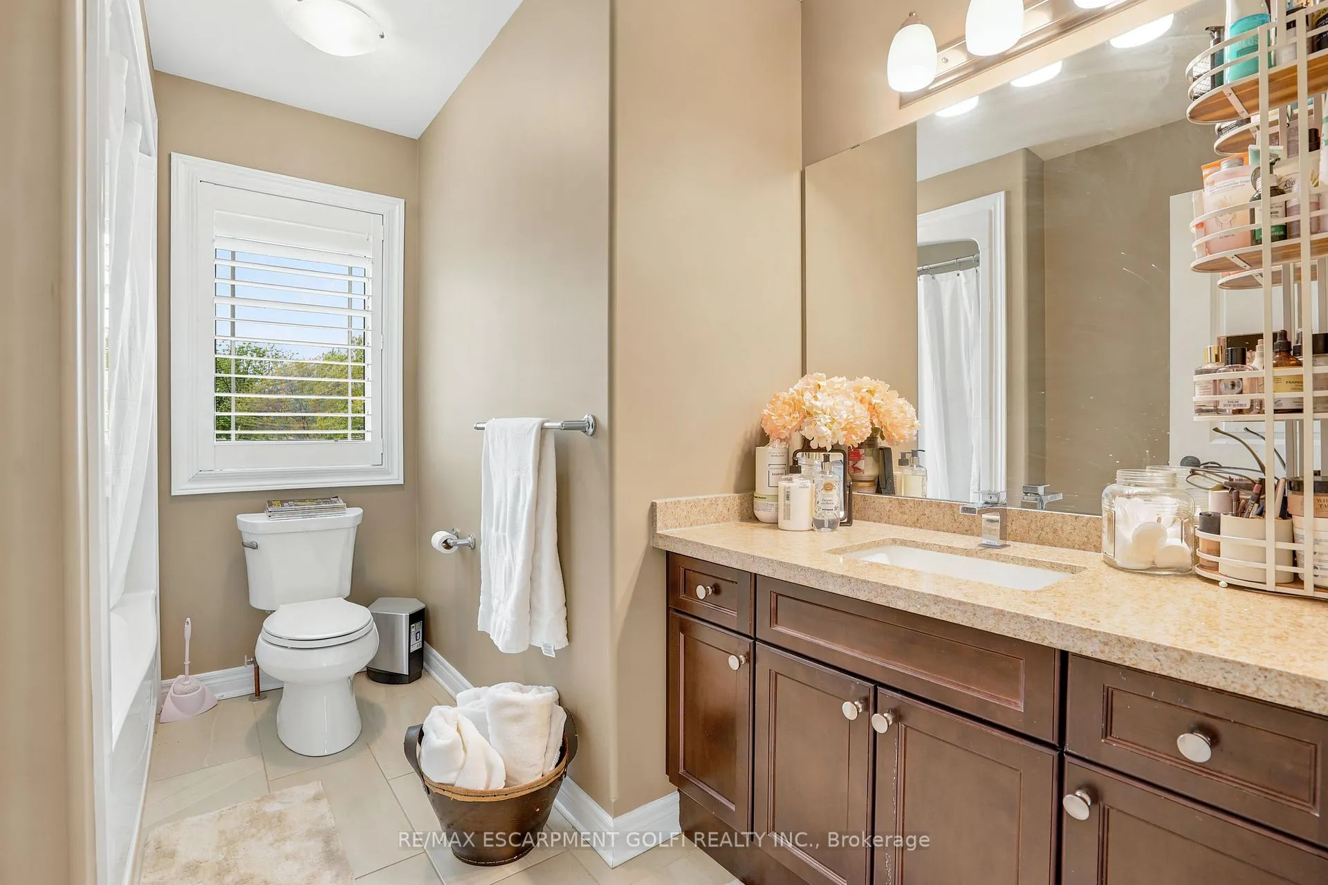 Photo 19 of 334 Viger Drive W, Welland, Lincoln/Crowland — HOMEH