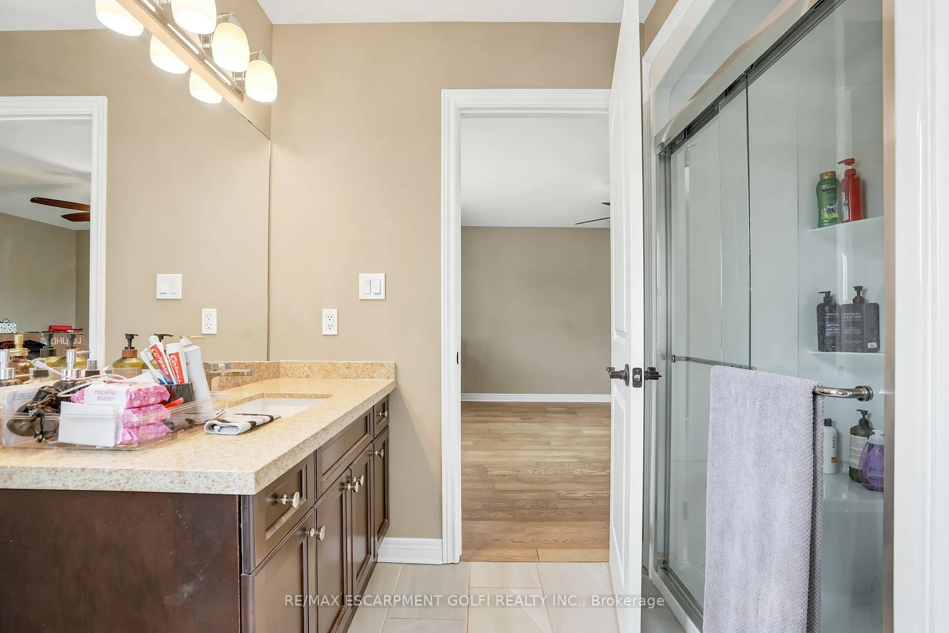 Photo 21 of 334 Viger Drive W, Welland, Lincoln/Crowland — HOMEH