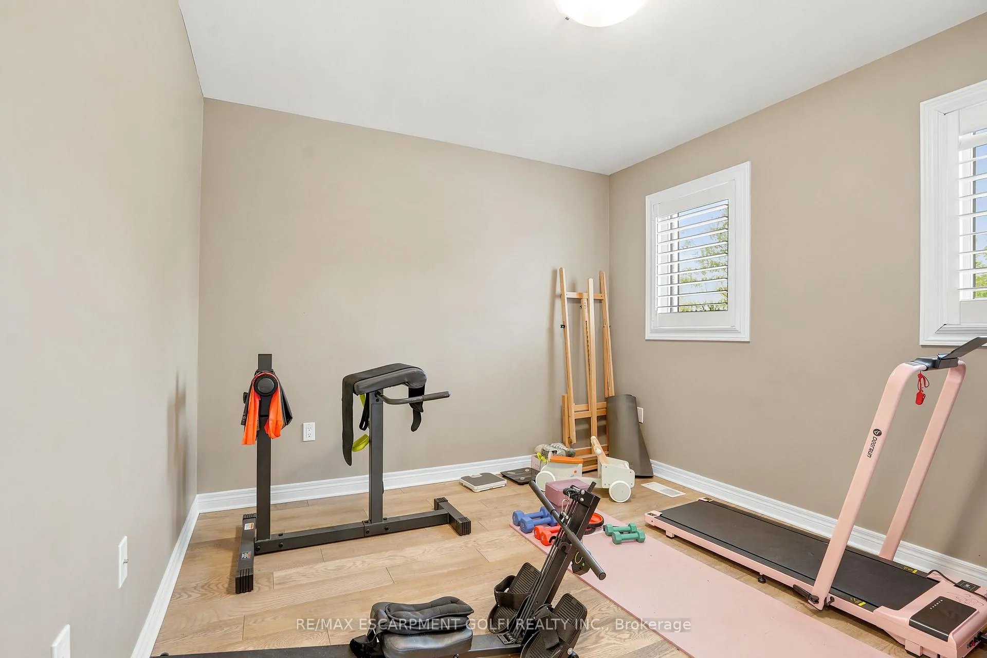 Photo 23 of 334 Viger Drive W, Welland, Lincoln/Crowland — HOMEH