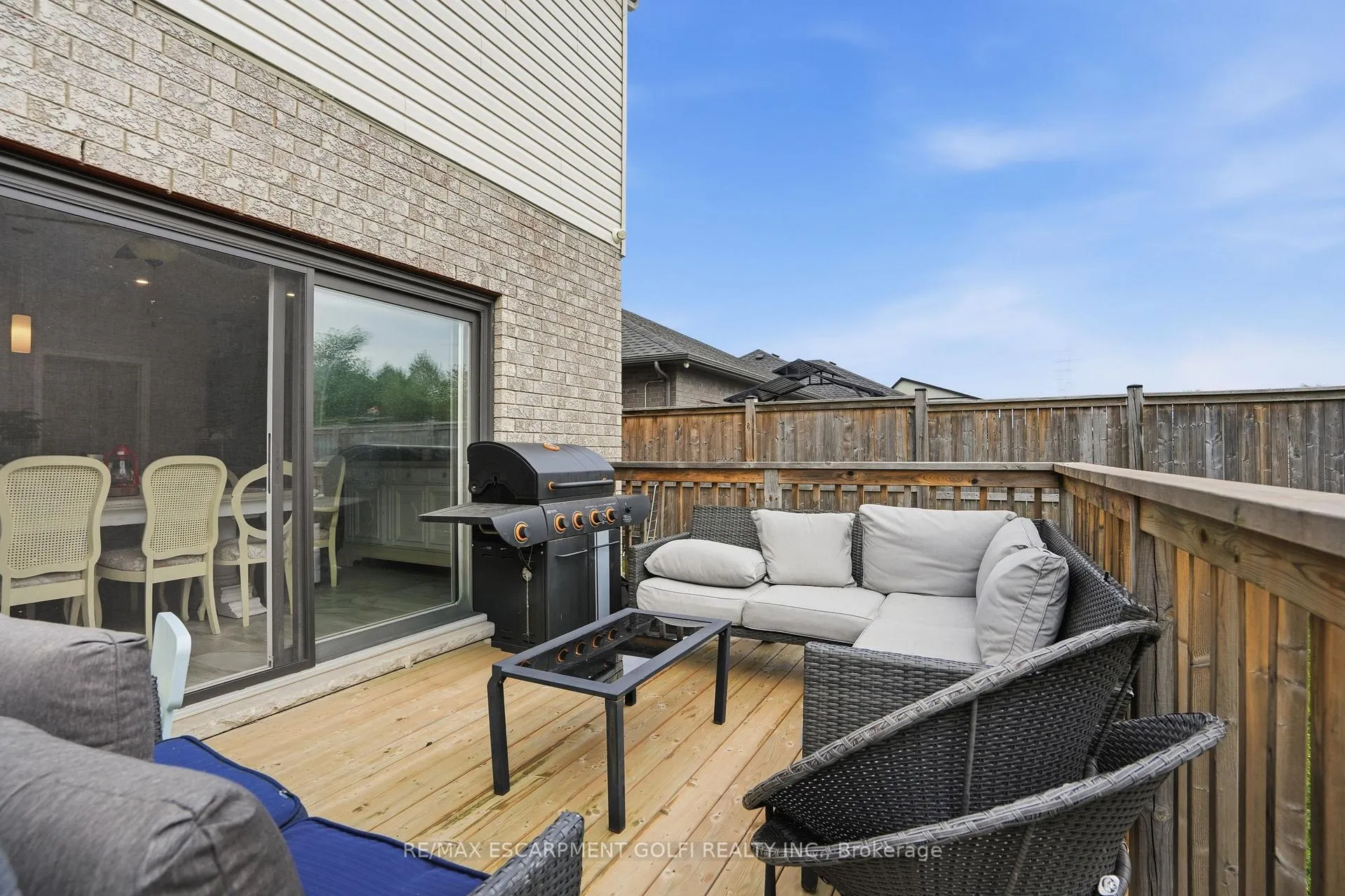 Photo 33 of 334 Viger Drive W, Welland, Lincoln/Crowland — HOMEH