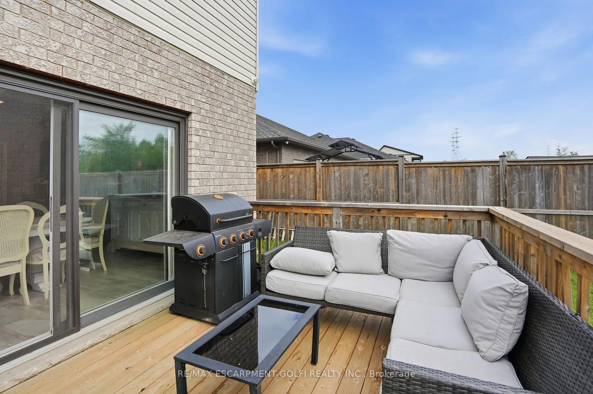Photo 34 of 334 Viger Drive W, Welland, Lincoln/Crowland — HOMEH