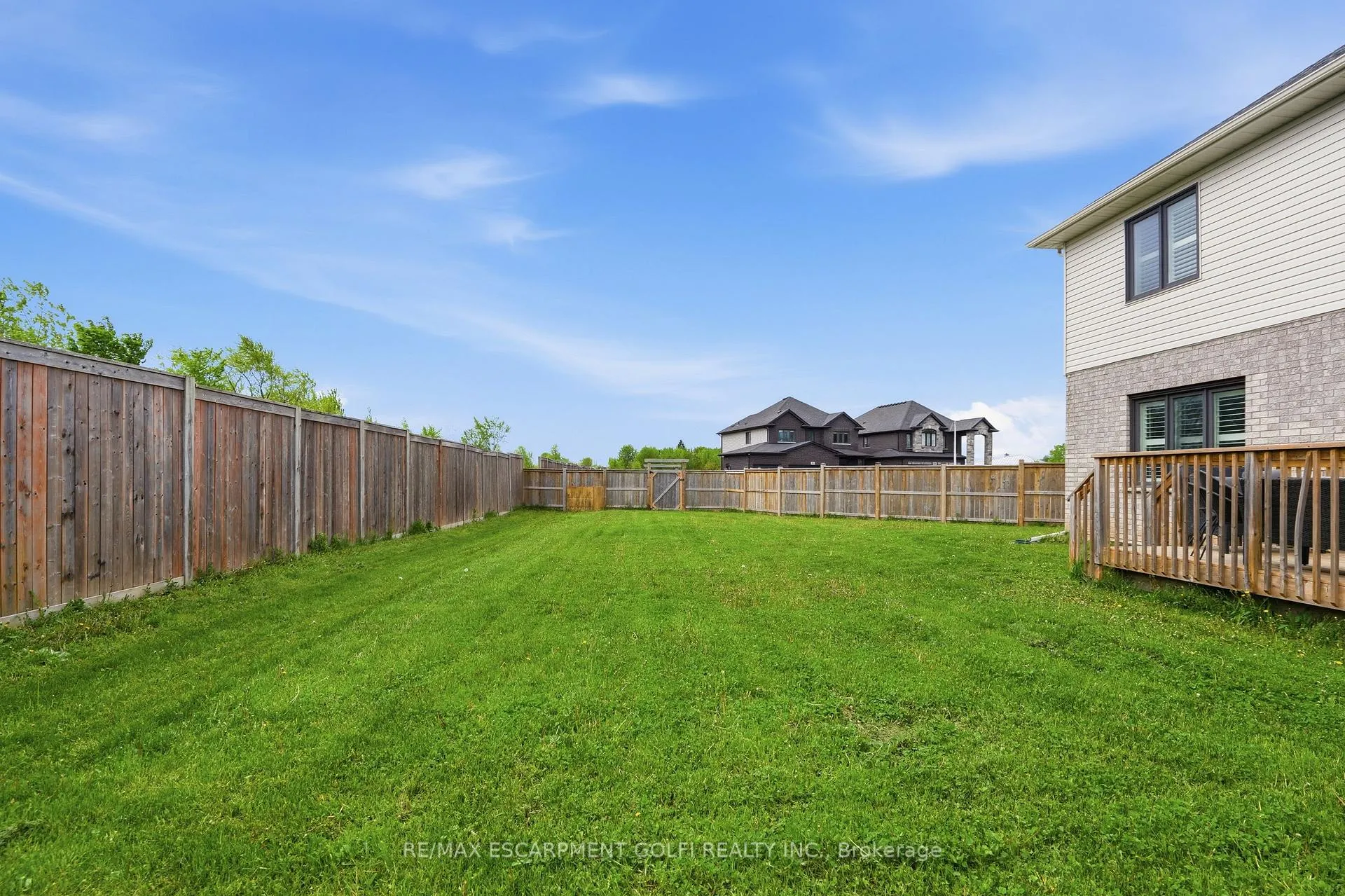 Photo 39 of 334 Viger Drive W, Welland, Lincoln/Crowland — HOMEH