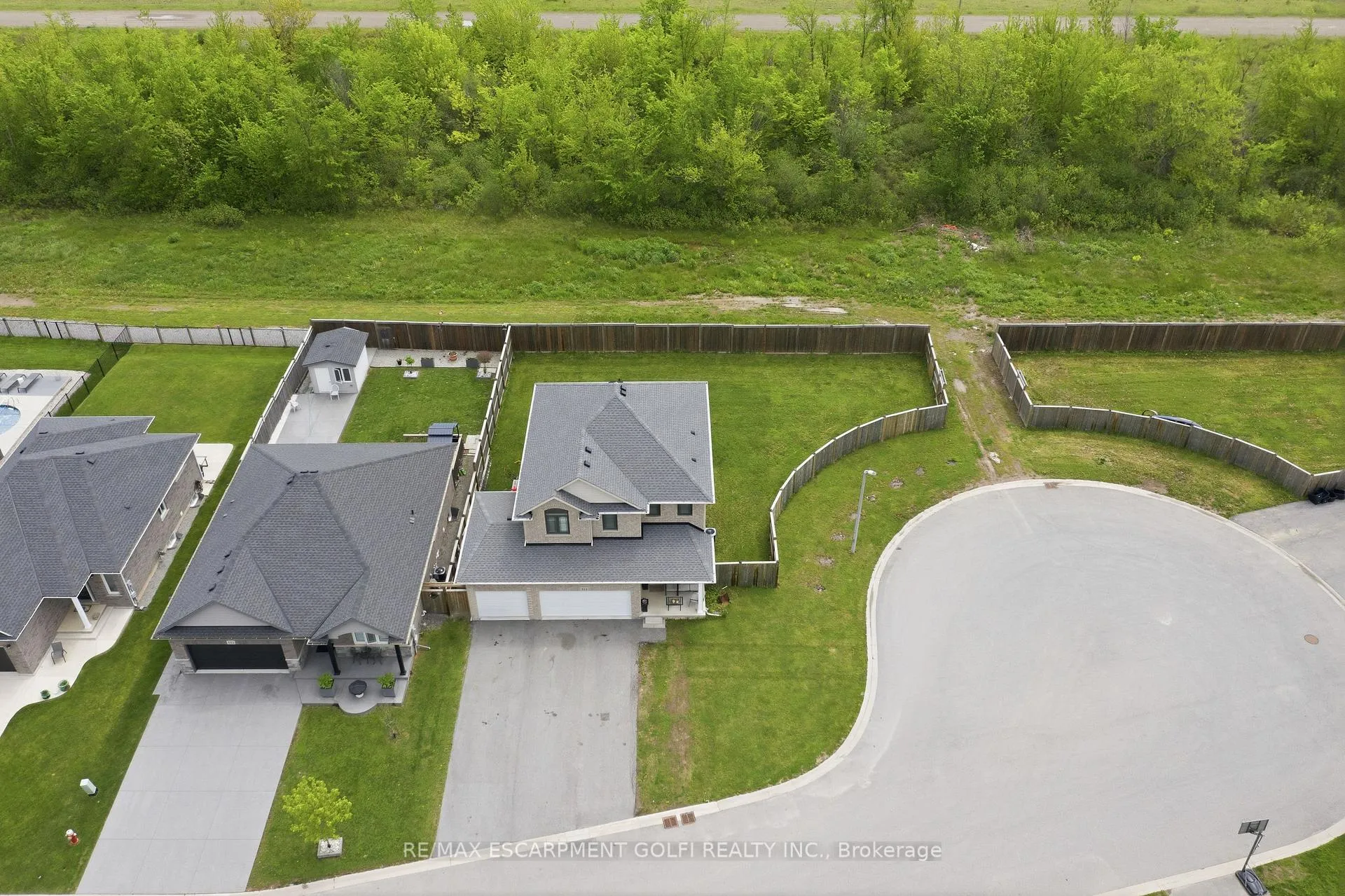 Photo 40 of 334 Viger Drive W, Welland, Lincoln/Crowland — HOMEH