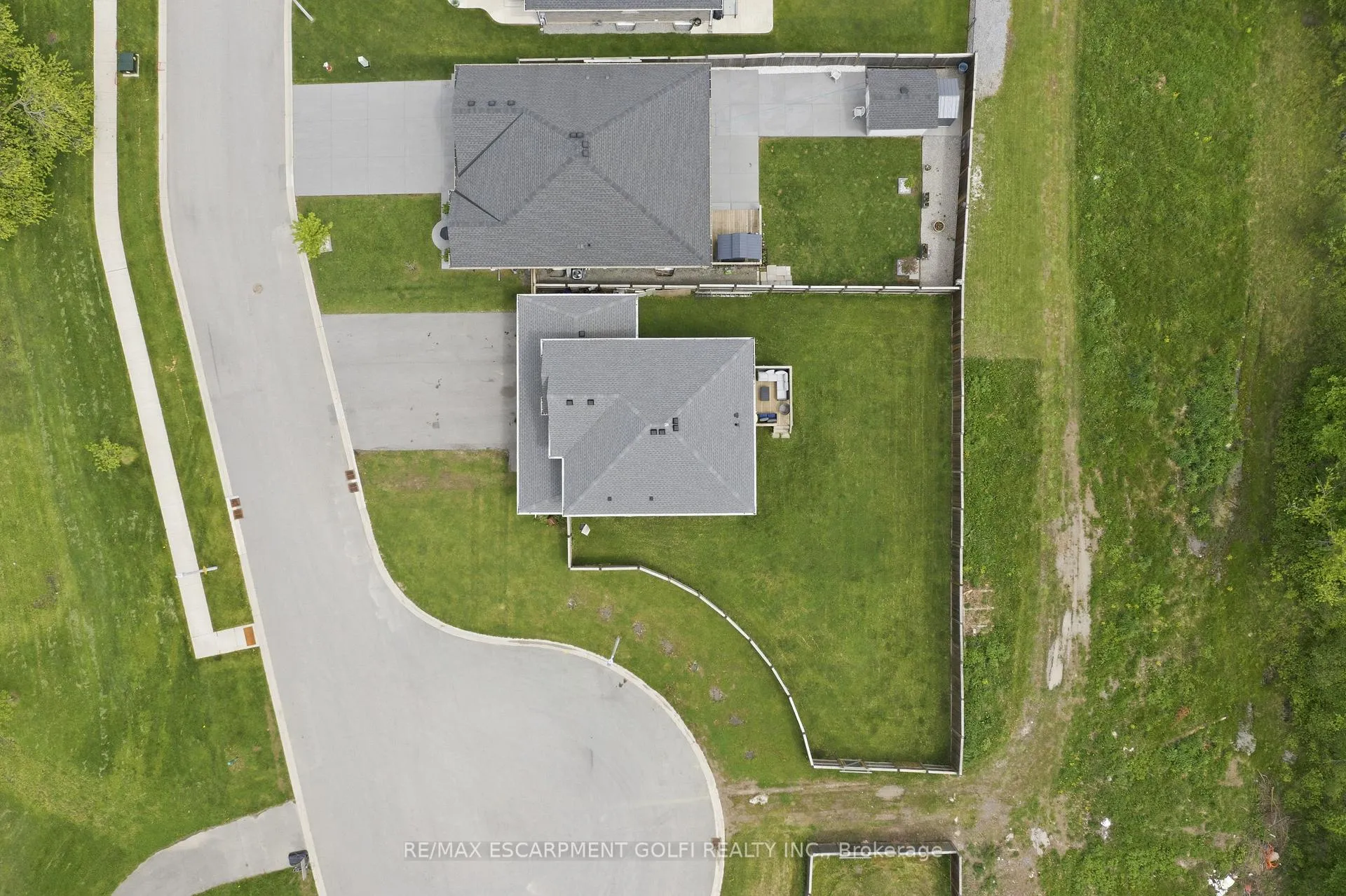 Photo 42 of 334 Viger Drive W, Welland, Lincoln/Crowland — HOMEH