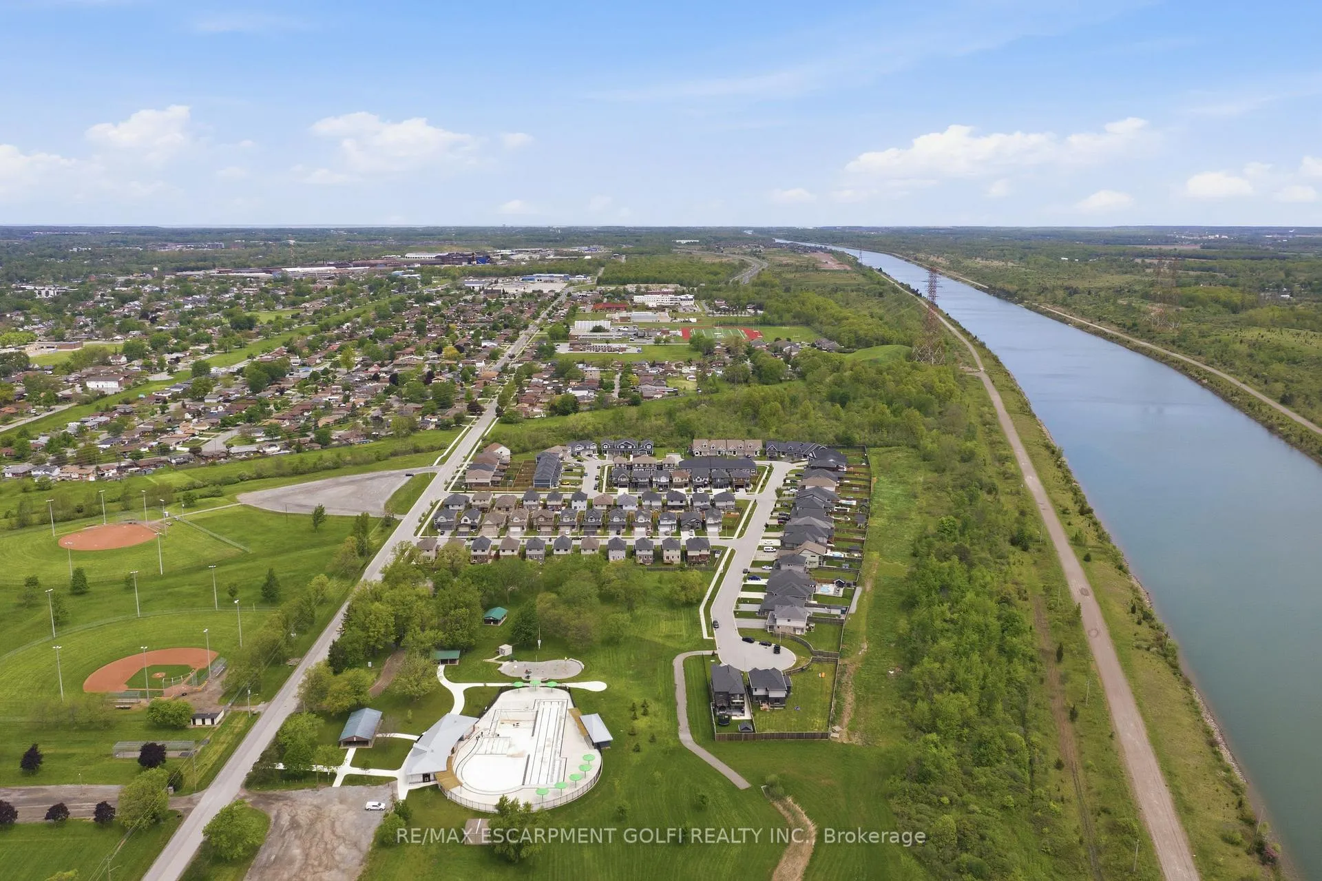 Photo 44 of 334 Viger Drive W, Welland, Lincoln/Crowland — HOMEH