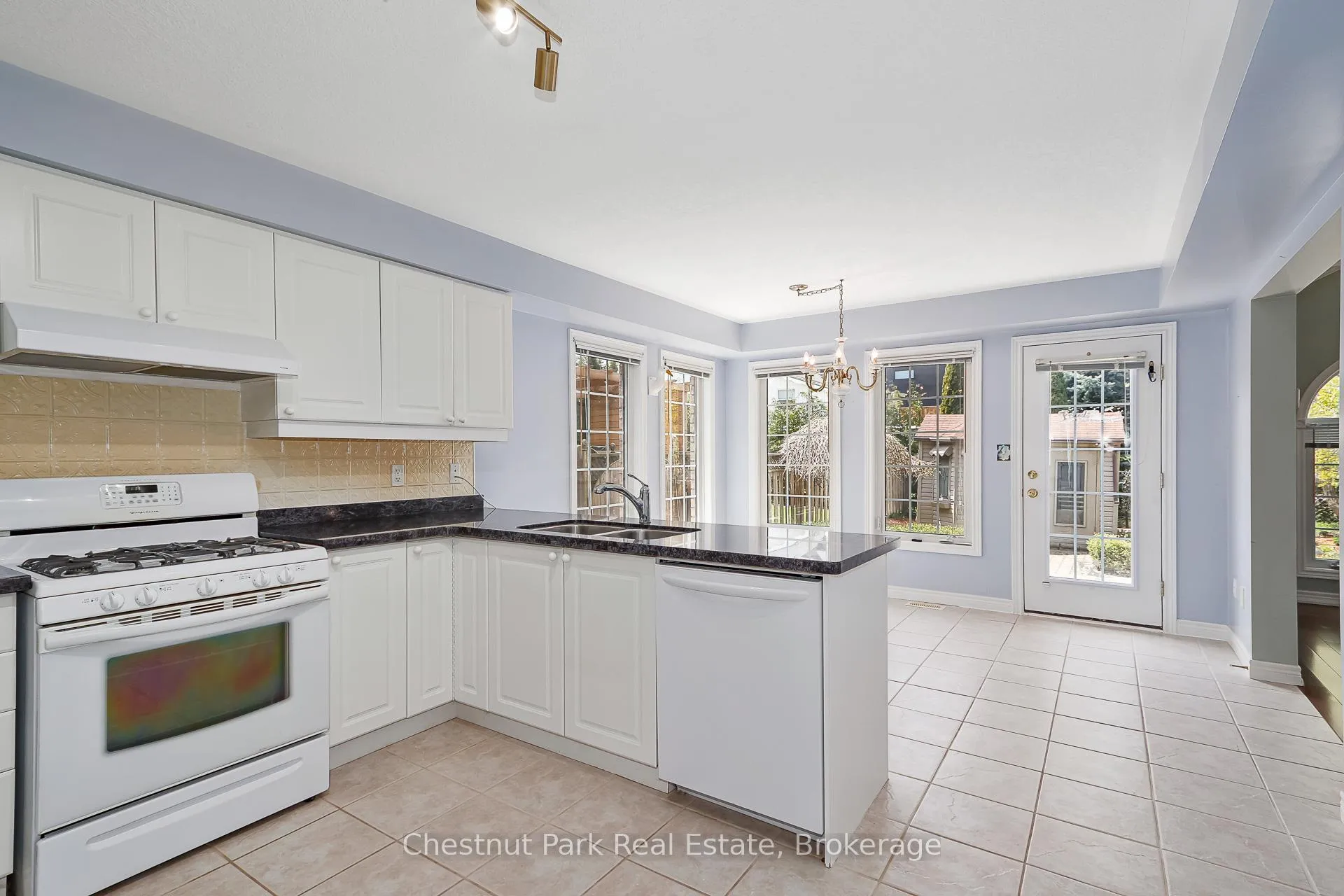 Photo 14 of 6 Alyssa Drive, Collingwood — HOMEH