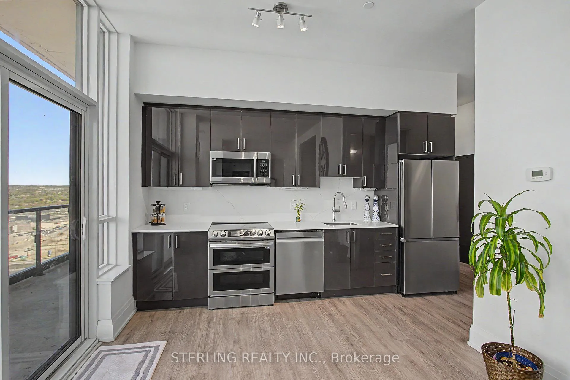 Photo 6 of Unit 2803, 1455 Celebration Drive, Pickering, Bay Ridges — HOMEH