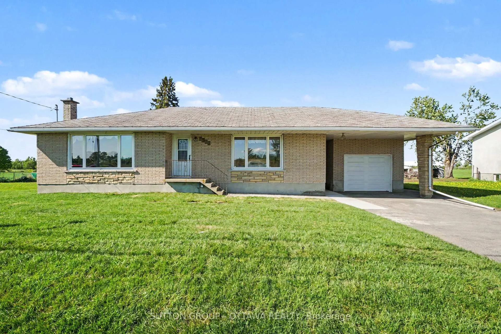 Photo 1 of 6573 Russell Road, Ottawa, Sarsfield/Bearbrook — HOMEH