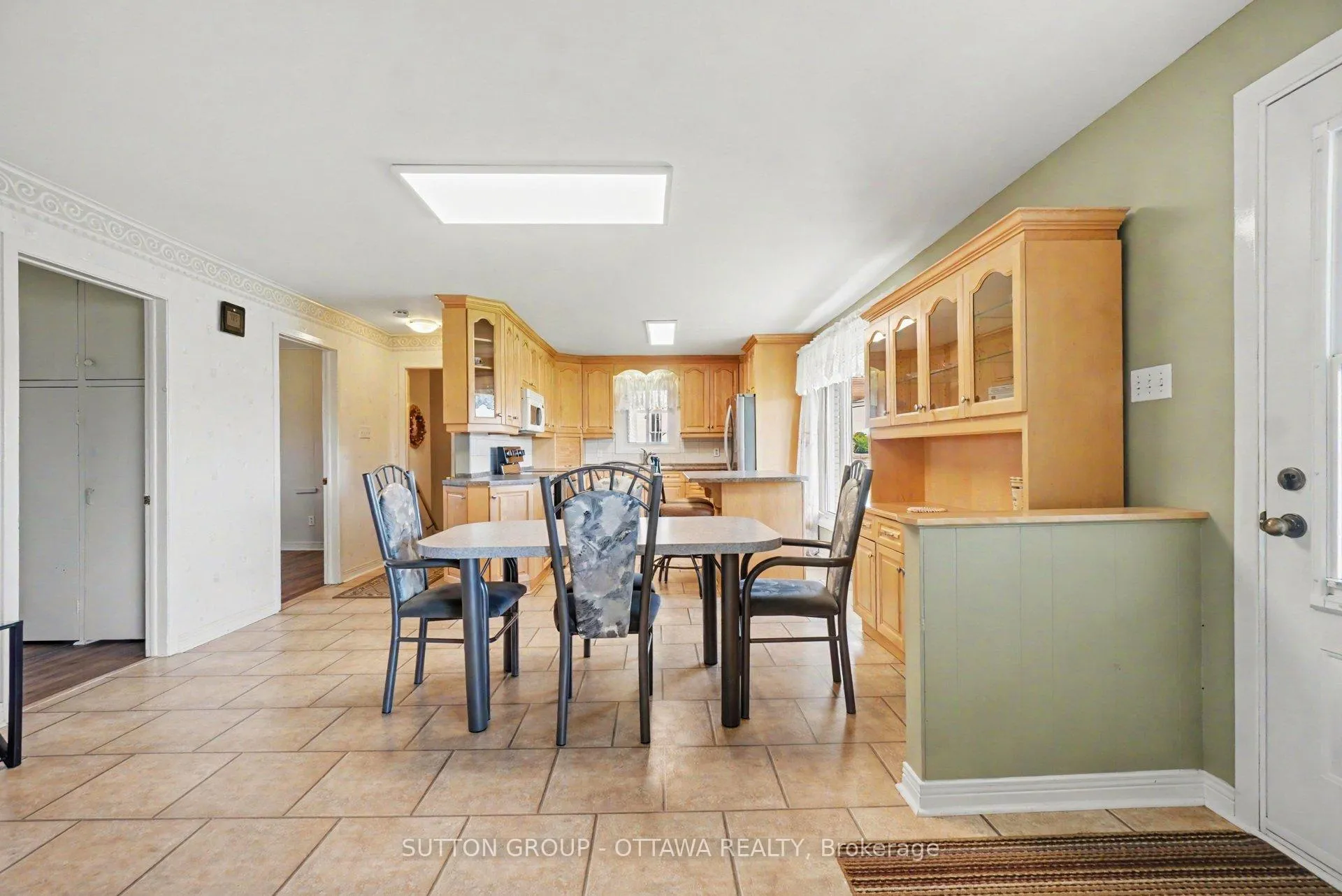 Photo 7 of 6573 Russell Road, Ottawa, Sarsfield/Bearbrook — HOMEH