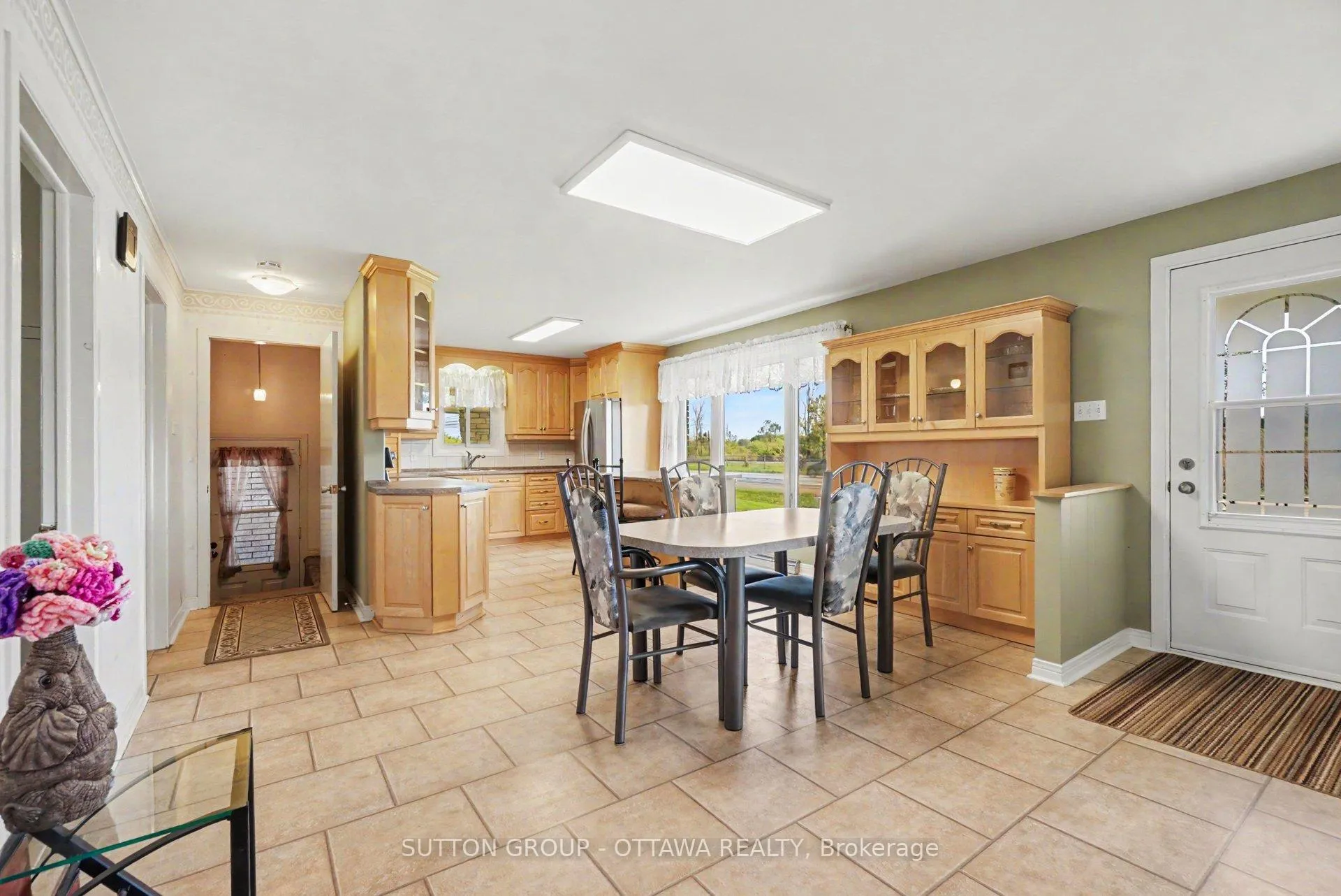 Photo 8 of 6573 Russell Road, Ottawa, Sarsfield/Bearbrook — HOMEH