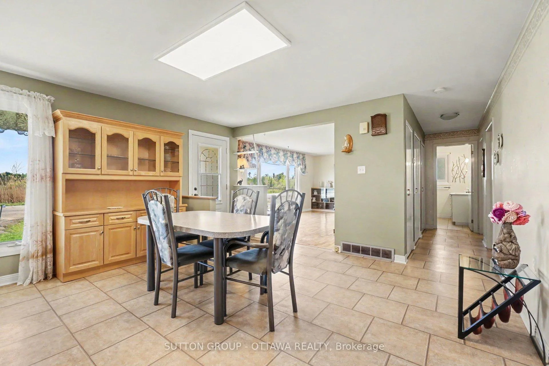 Photo 9 of 6573 Russell Road, Ottawa, Sarsfield/Bearbrook — HOMEH