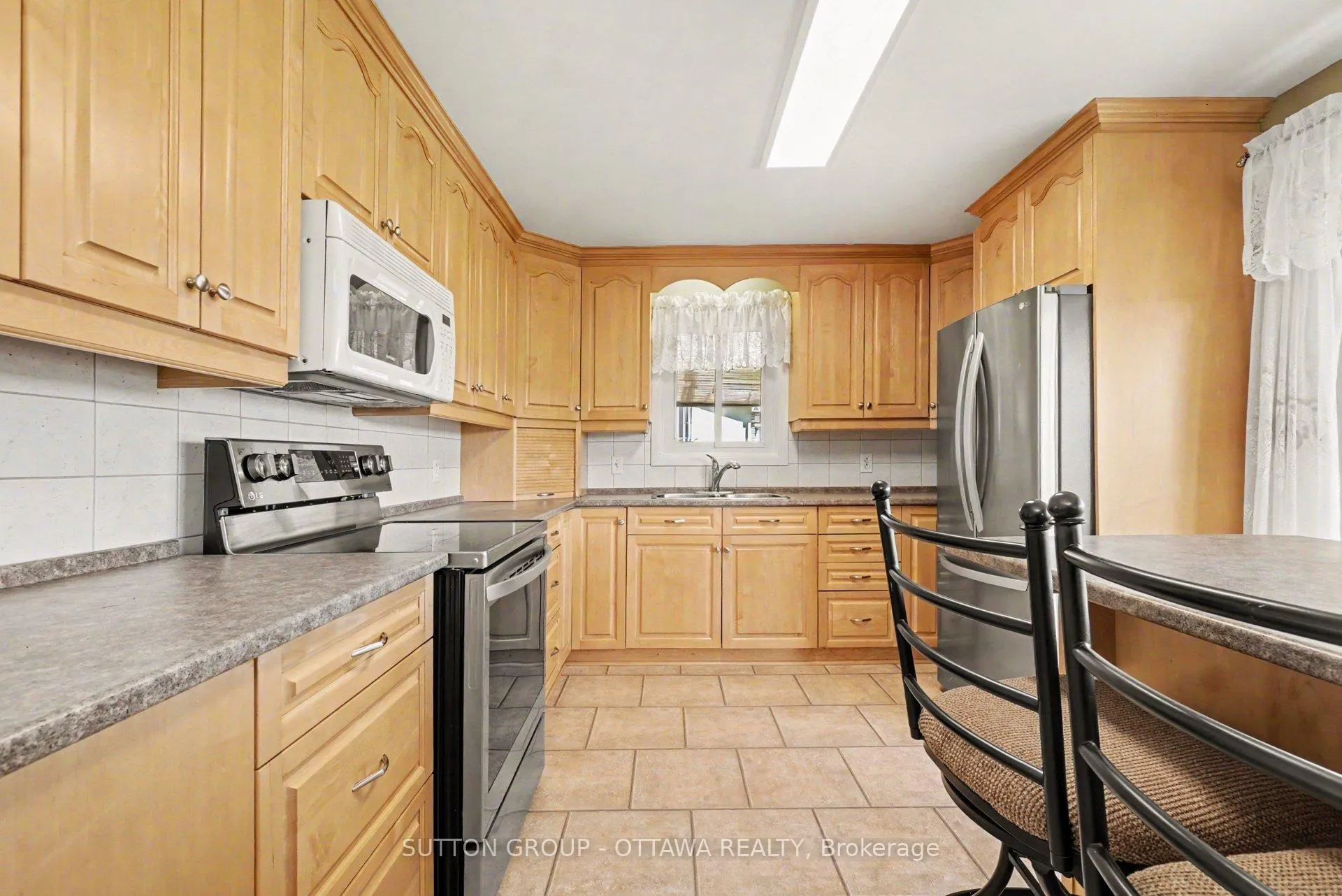 Photo 11 of 6573 Russell Road, Ottawa, Sarsfield/Bearbrook — HOMEH