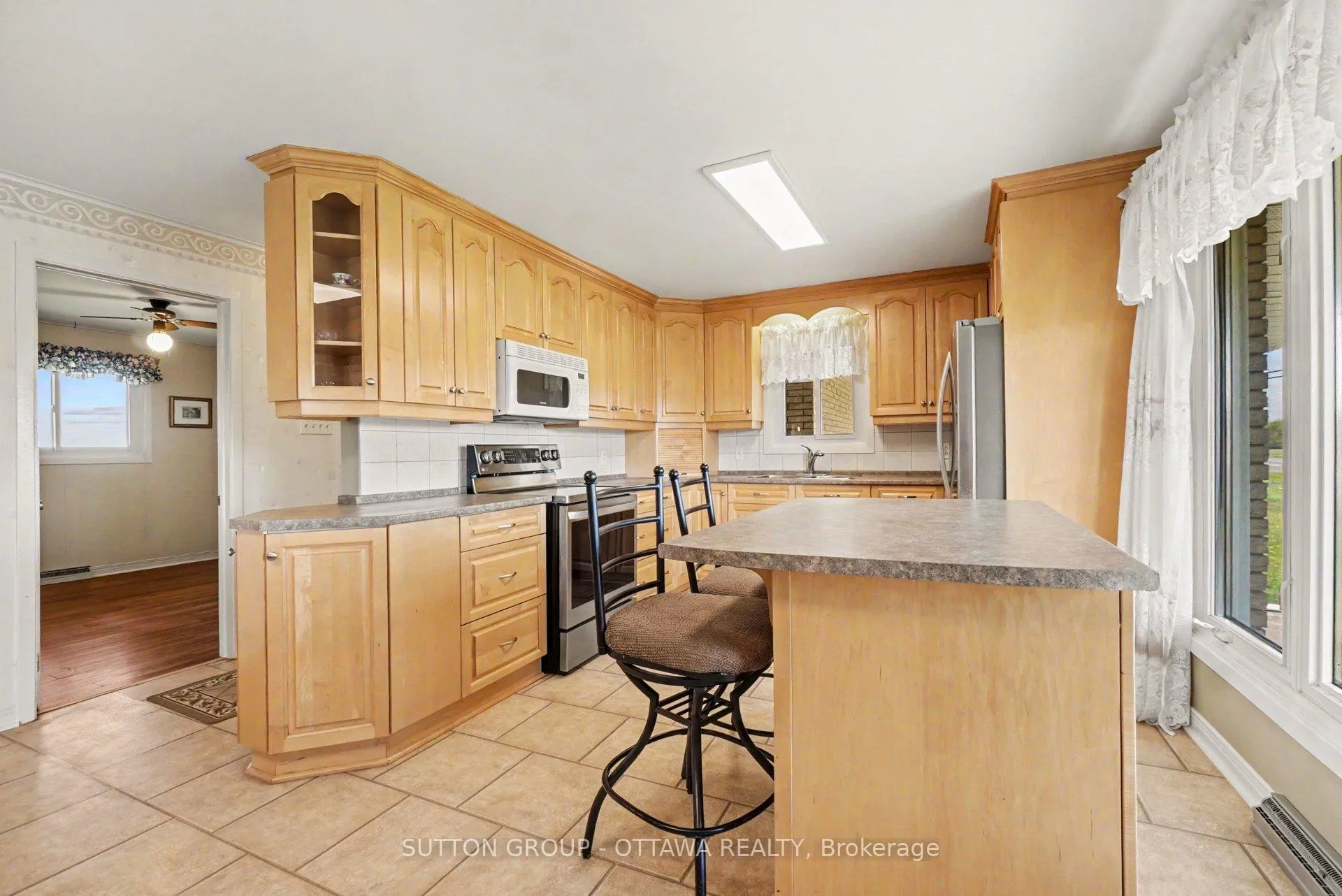 Photo 12 of 6573 Russell Road, Ottawa, Sarsfield/Bearbrook — HOMEH